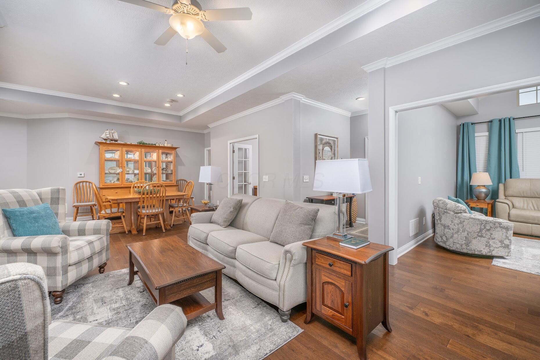 410 Stoneshire Loop Property Photo 6