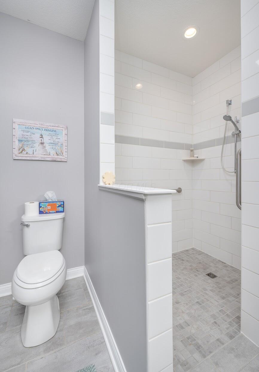 410 Stoneshire Loop Property Photo 13