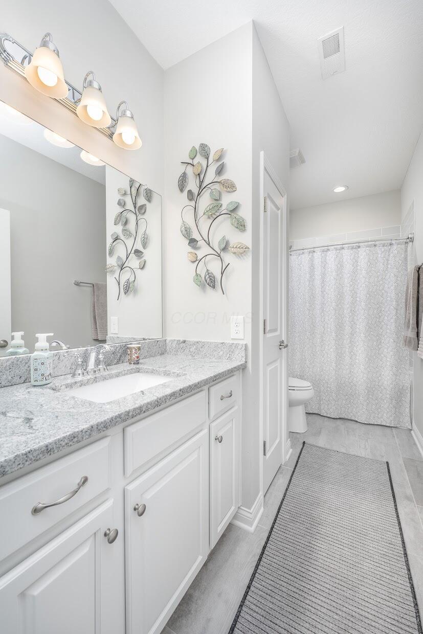 410 Stoneshire Loop Property Photo 18