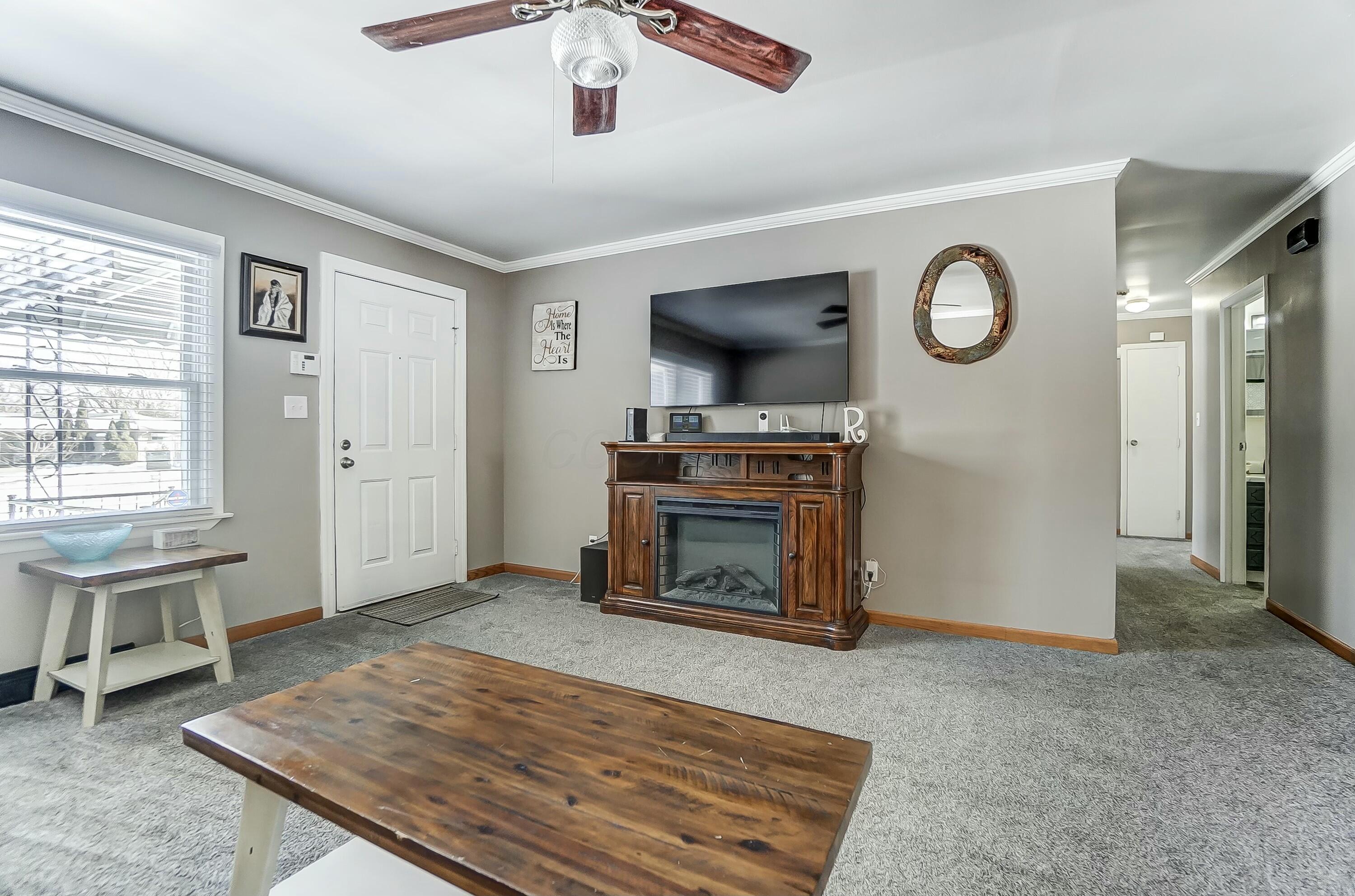 1315 Skyline Lane Property Photo 6