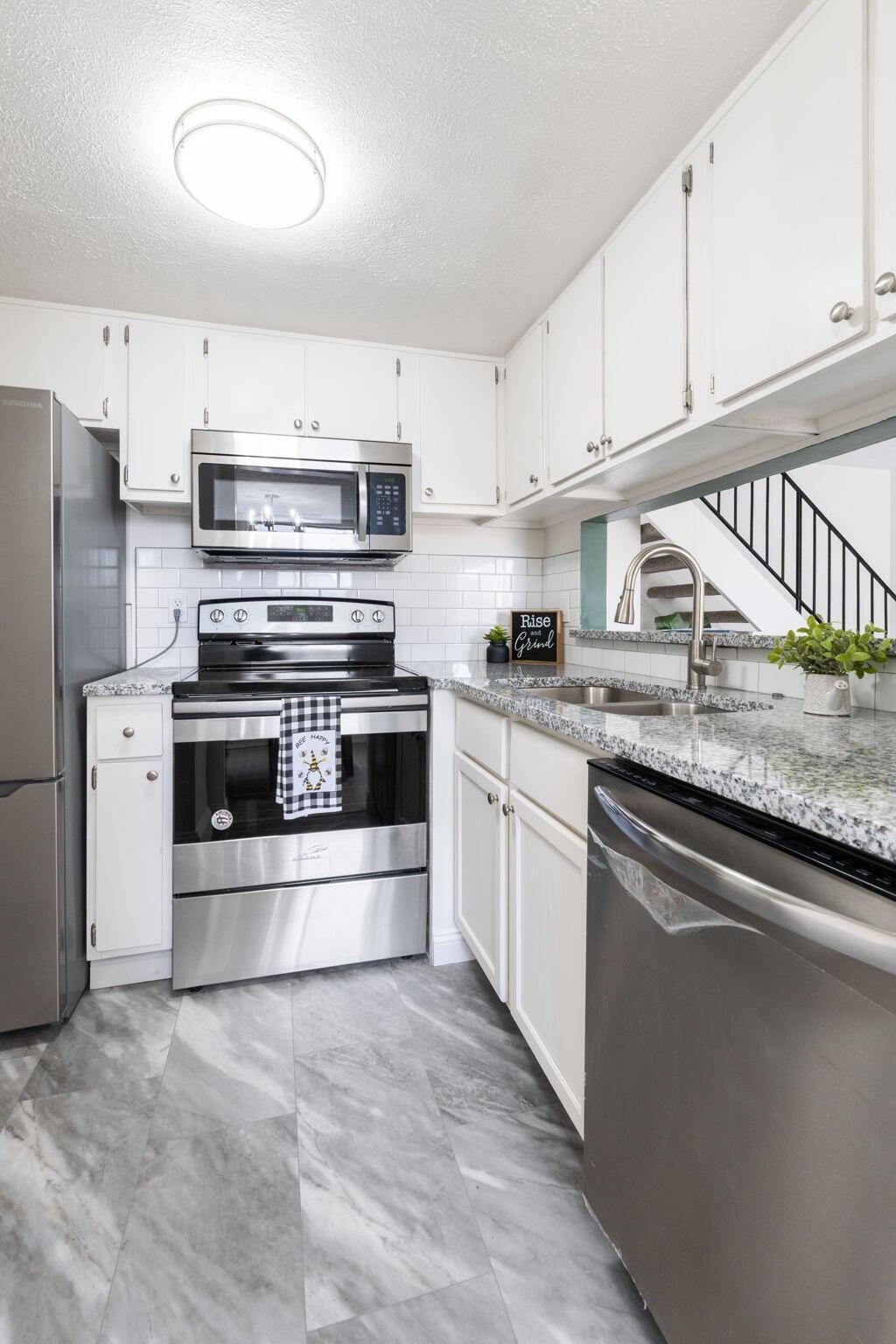 2430 Briers Drive, B Property Photo 13