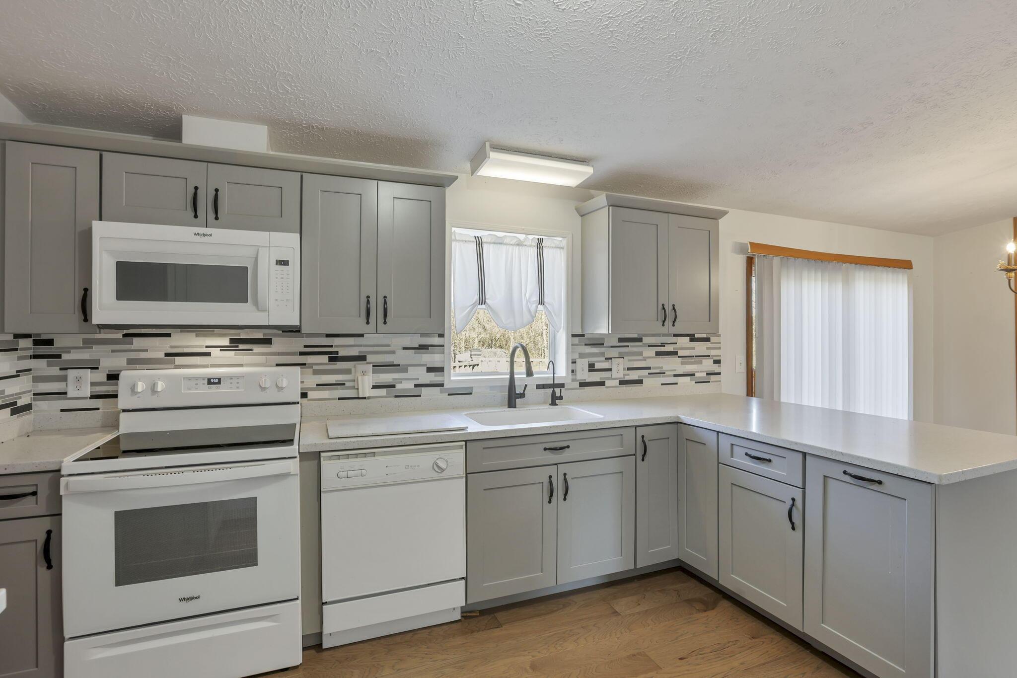 12641 Middlefork Road Property Photo 2