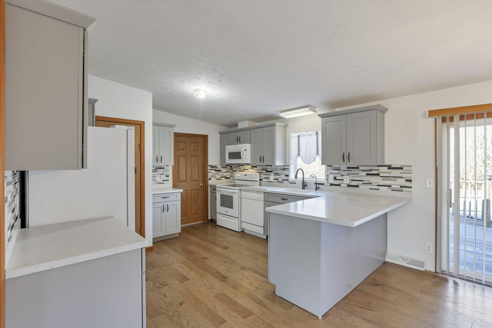 12641 Middlefork Road Property Photo 4