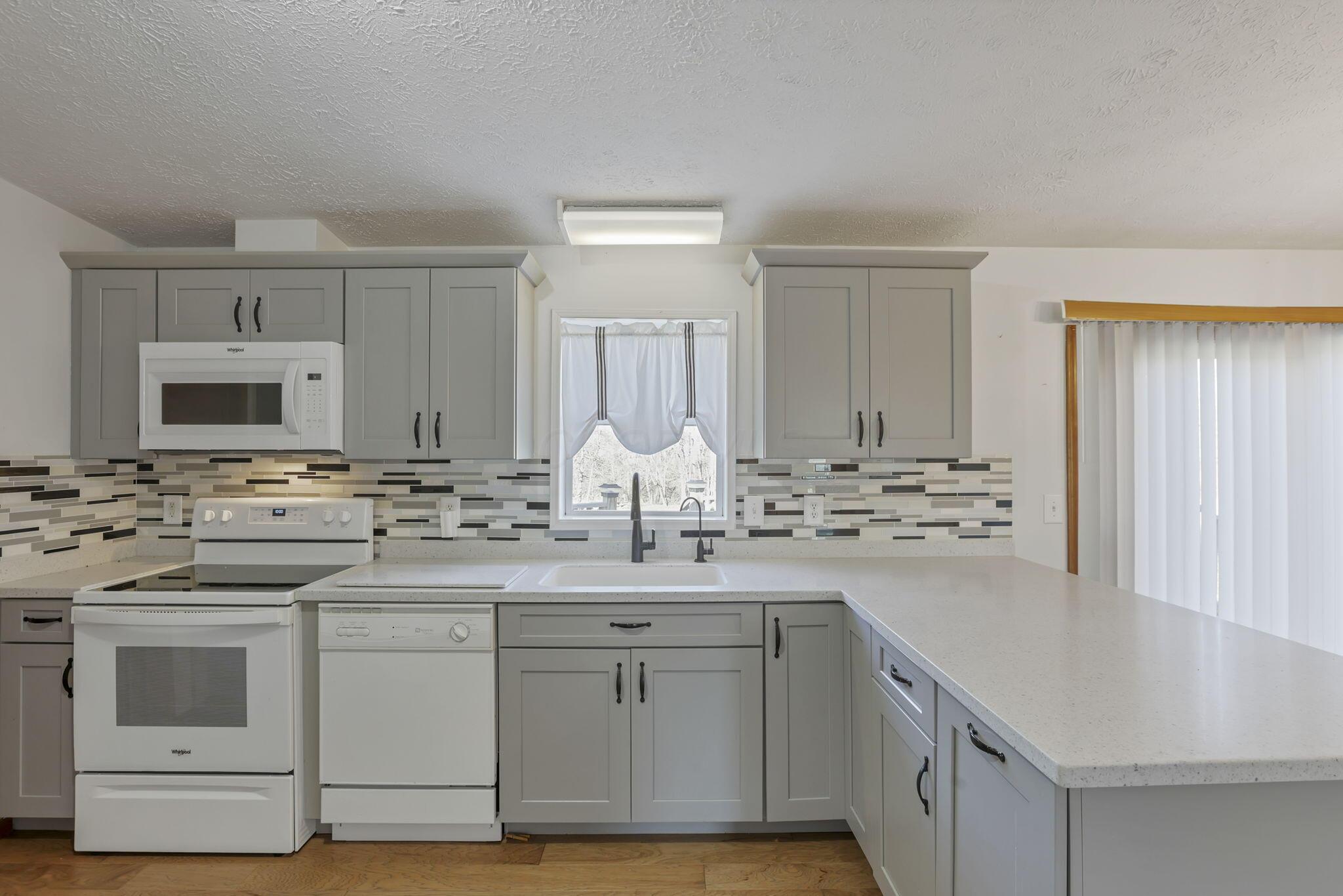 12641 Middlefork Road Property Photo 5