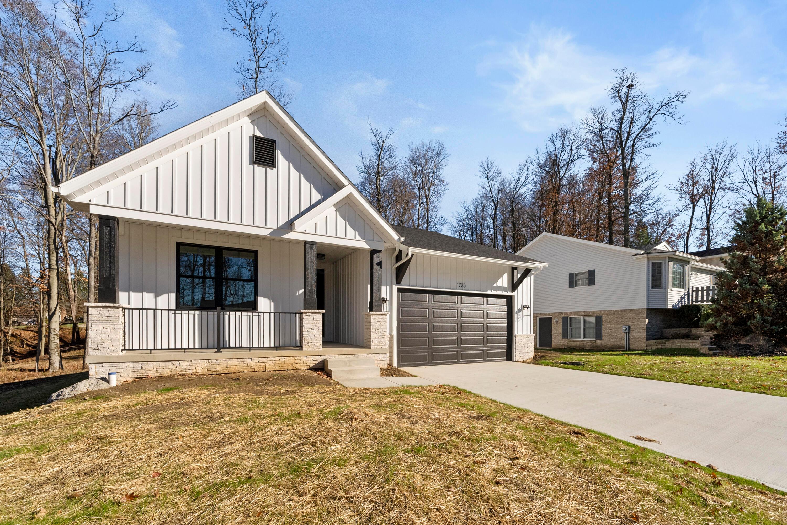 1725 Rippling Brook Drive Property Photo 3
