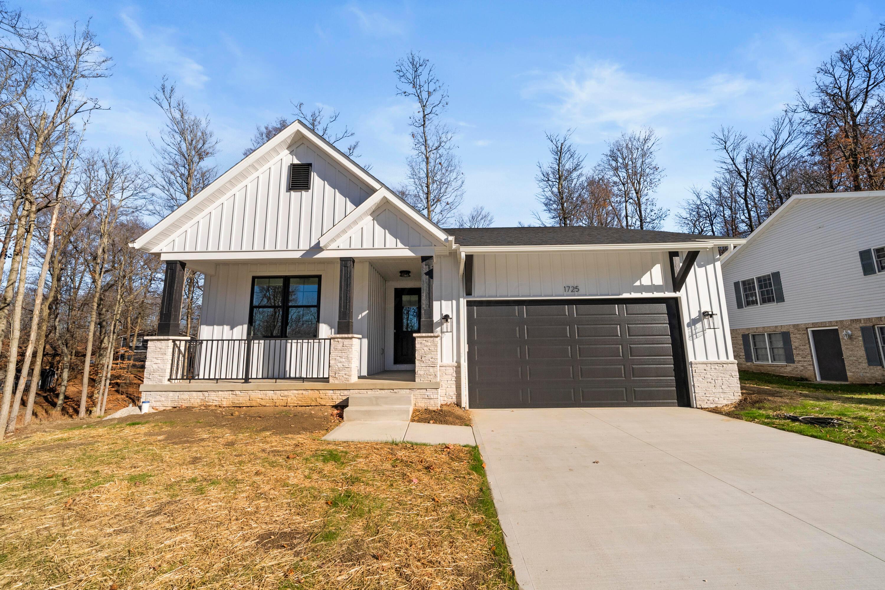 1725 Rippling Brook Drive Property Photo 4