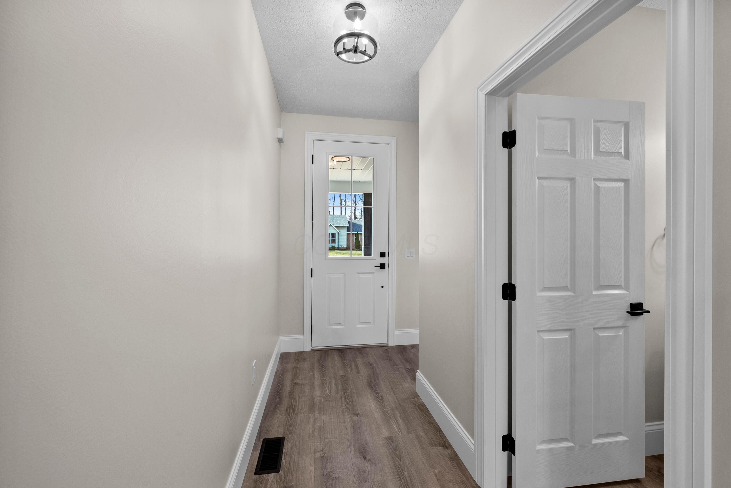 1725 Rippling Brook Drive Property Photo 8
