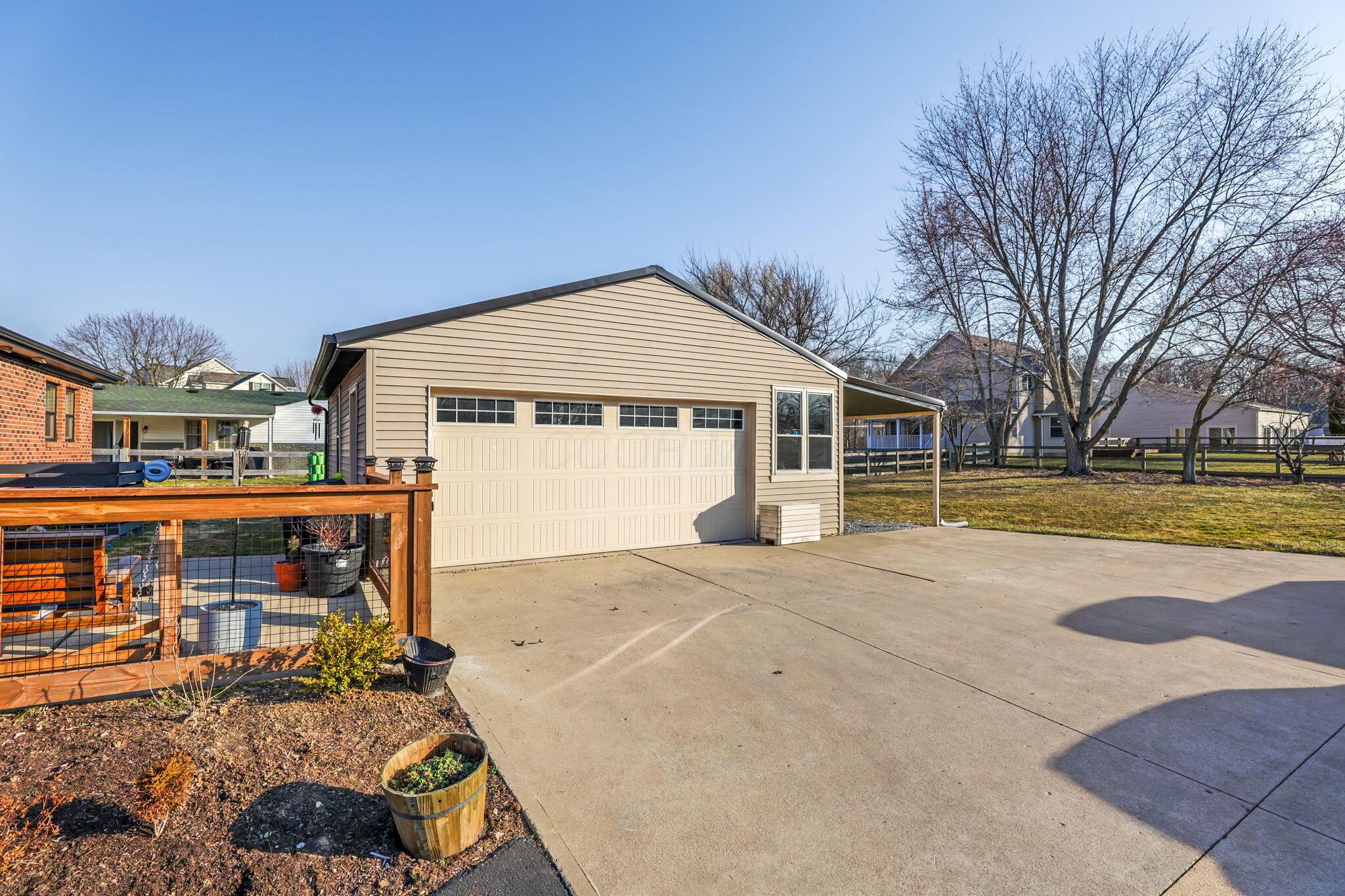 1545 E Choctaw Drive Property Photo 45