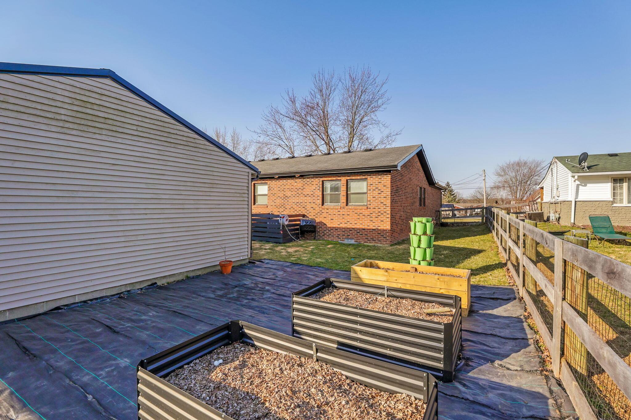 1545 E Choctaw Drive Property Photo 60