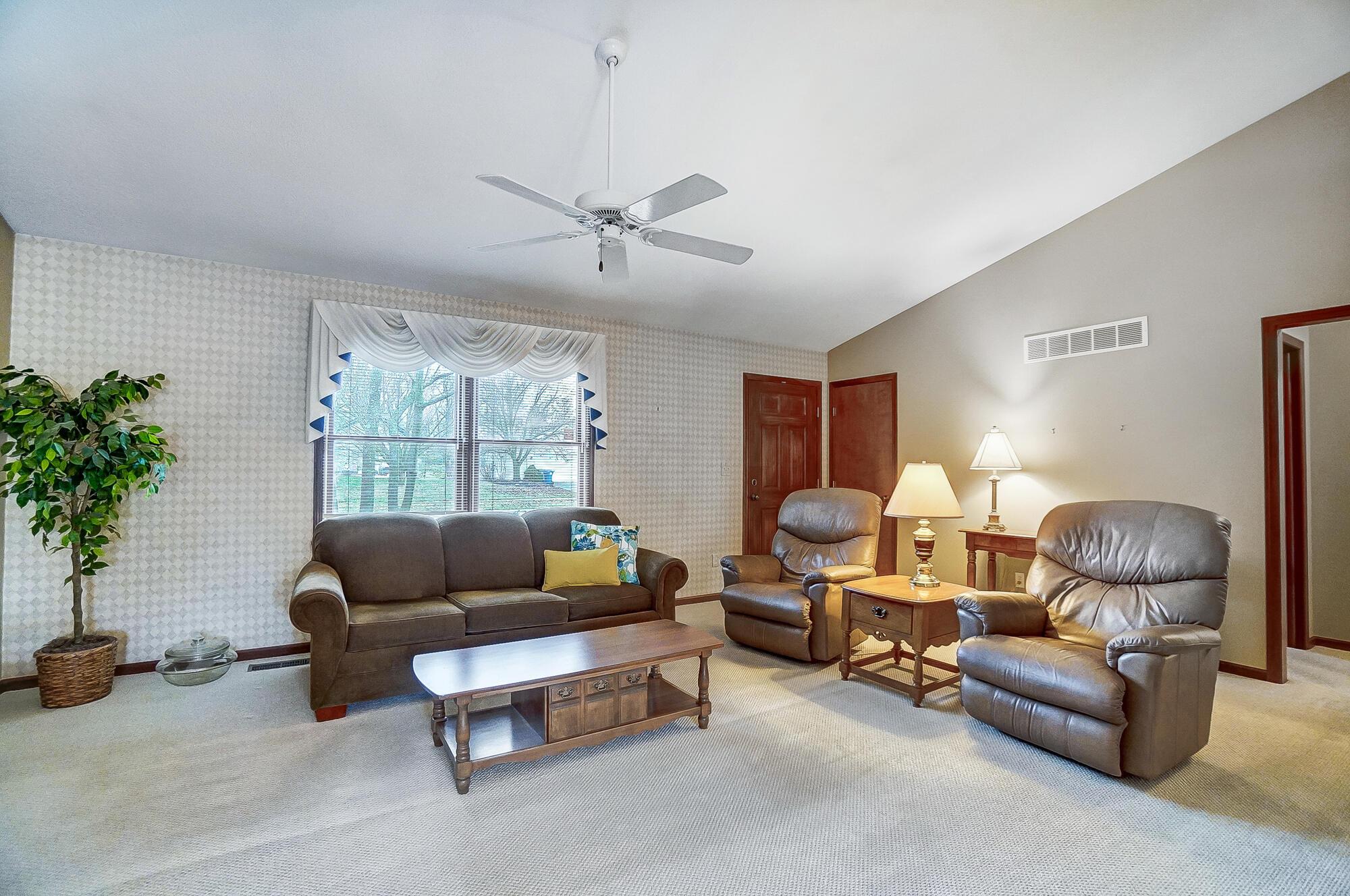 1318 Woodline Drive Property Photo 3