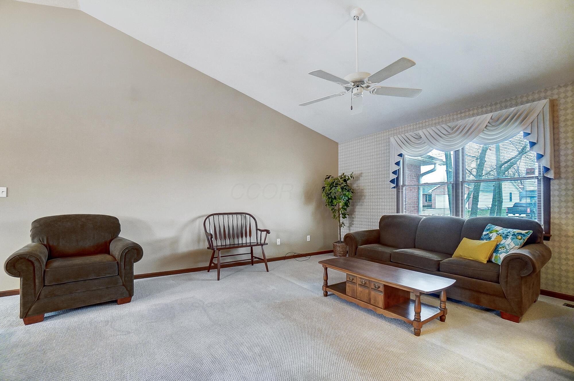 1318 Woodline Drive Property Photo 4