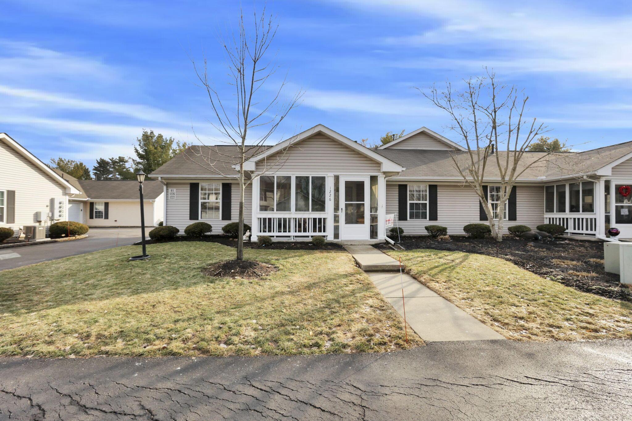 1226 Hillview Circle E Property Photo 1