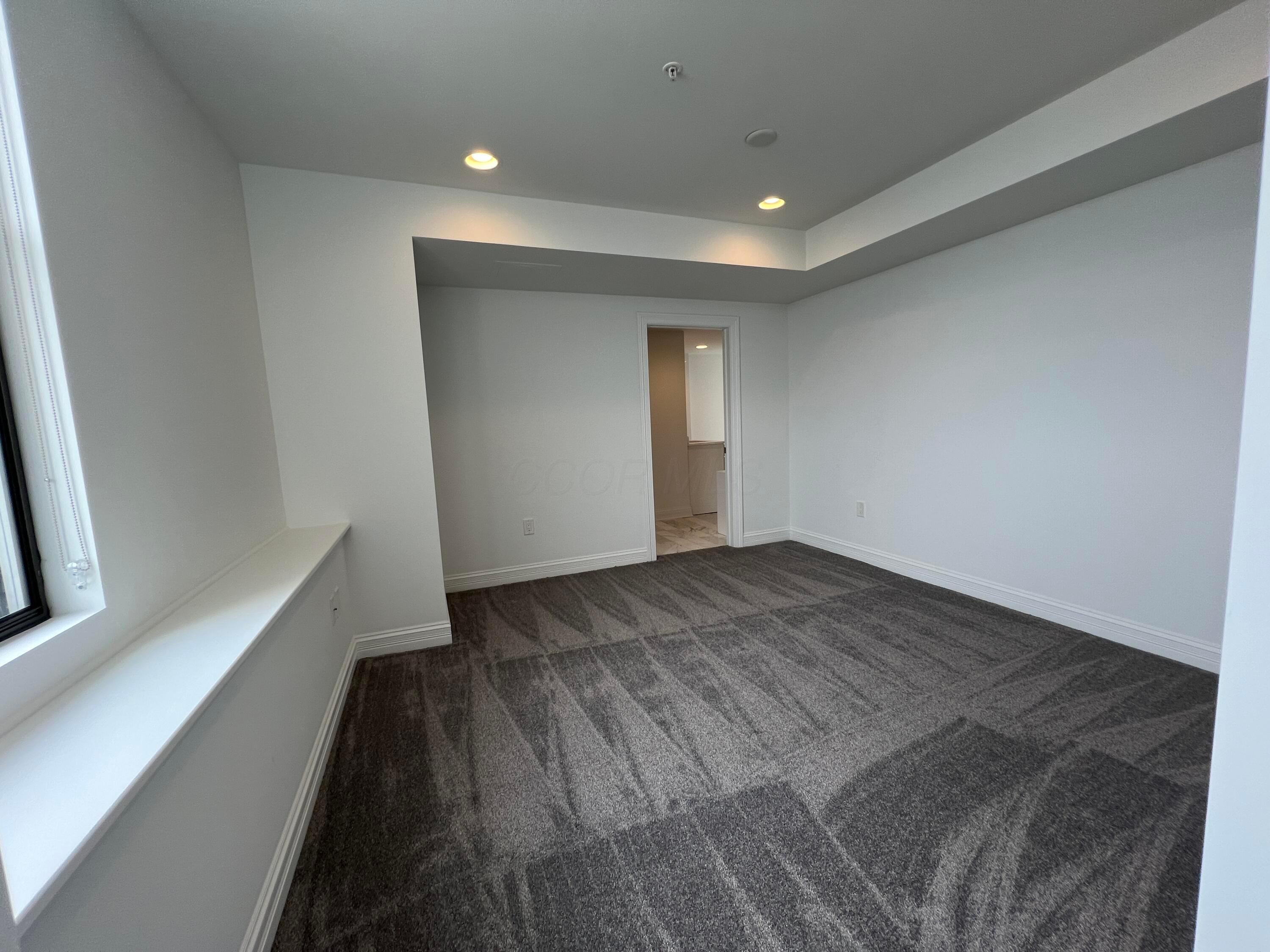 50 W Broad Street, 3502 Property Photo 2