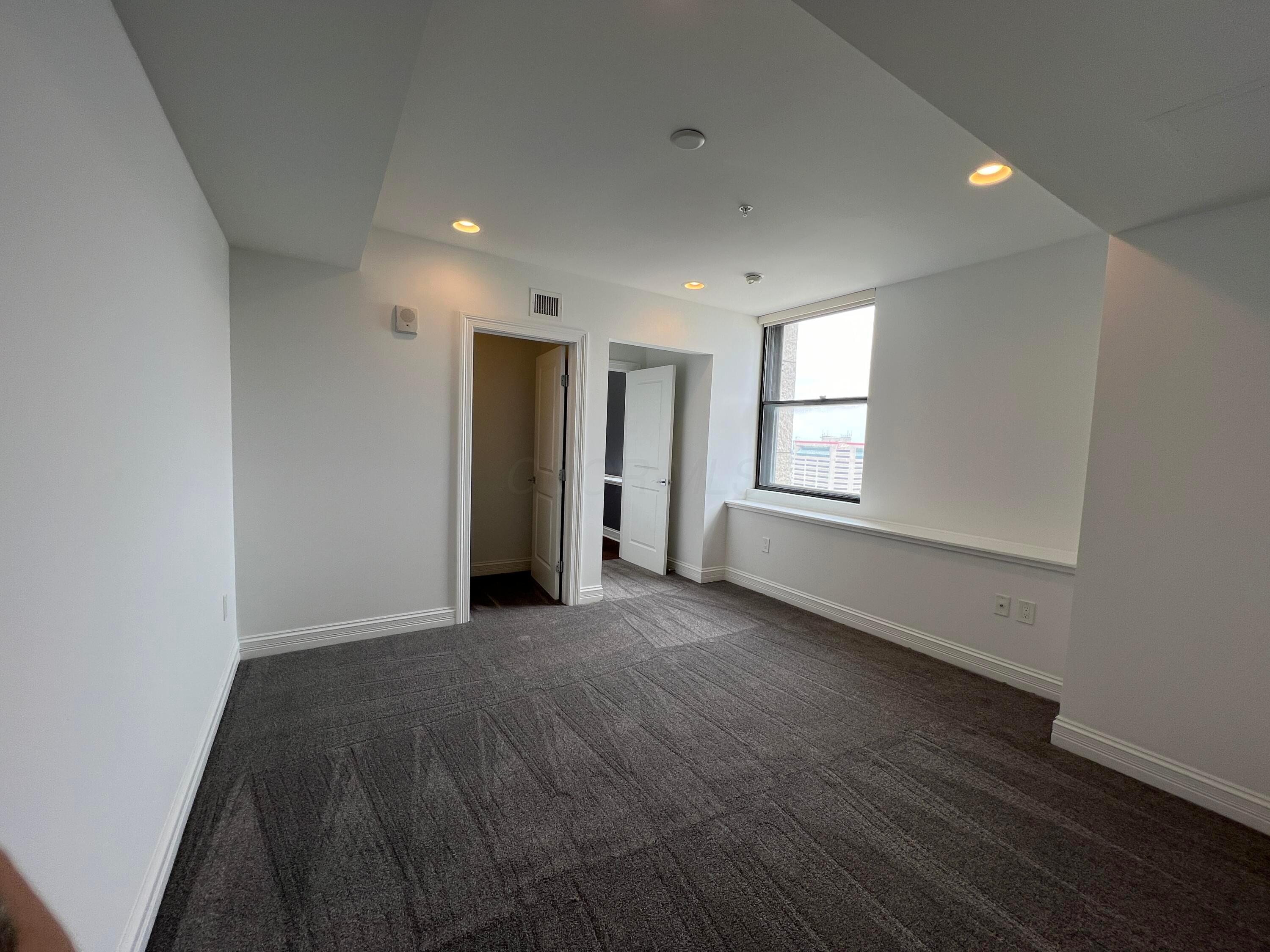 50 W Broad Street, 3502 Property Photo 5