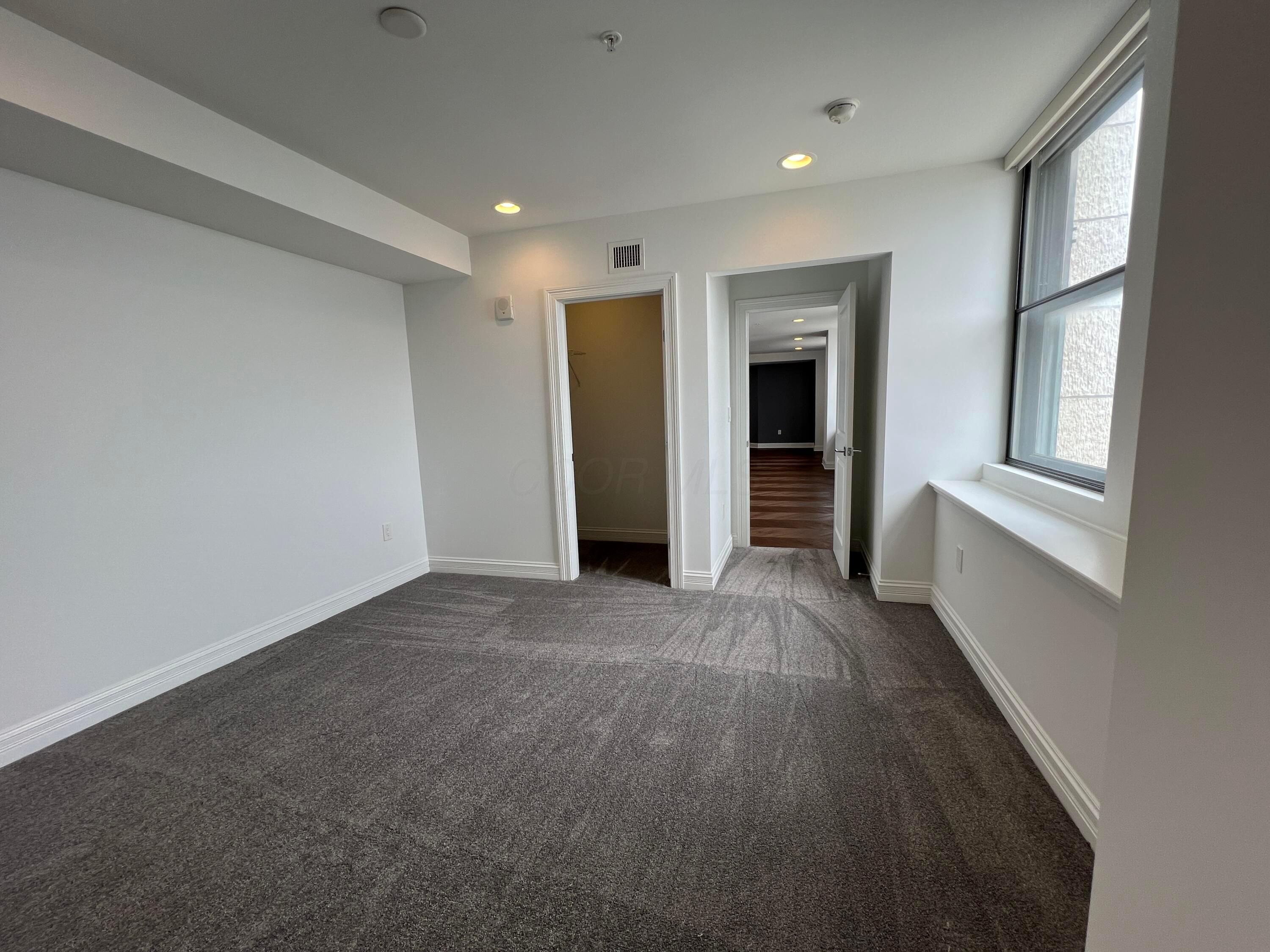 50 W Broad Street, 3502 Property Photo 6