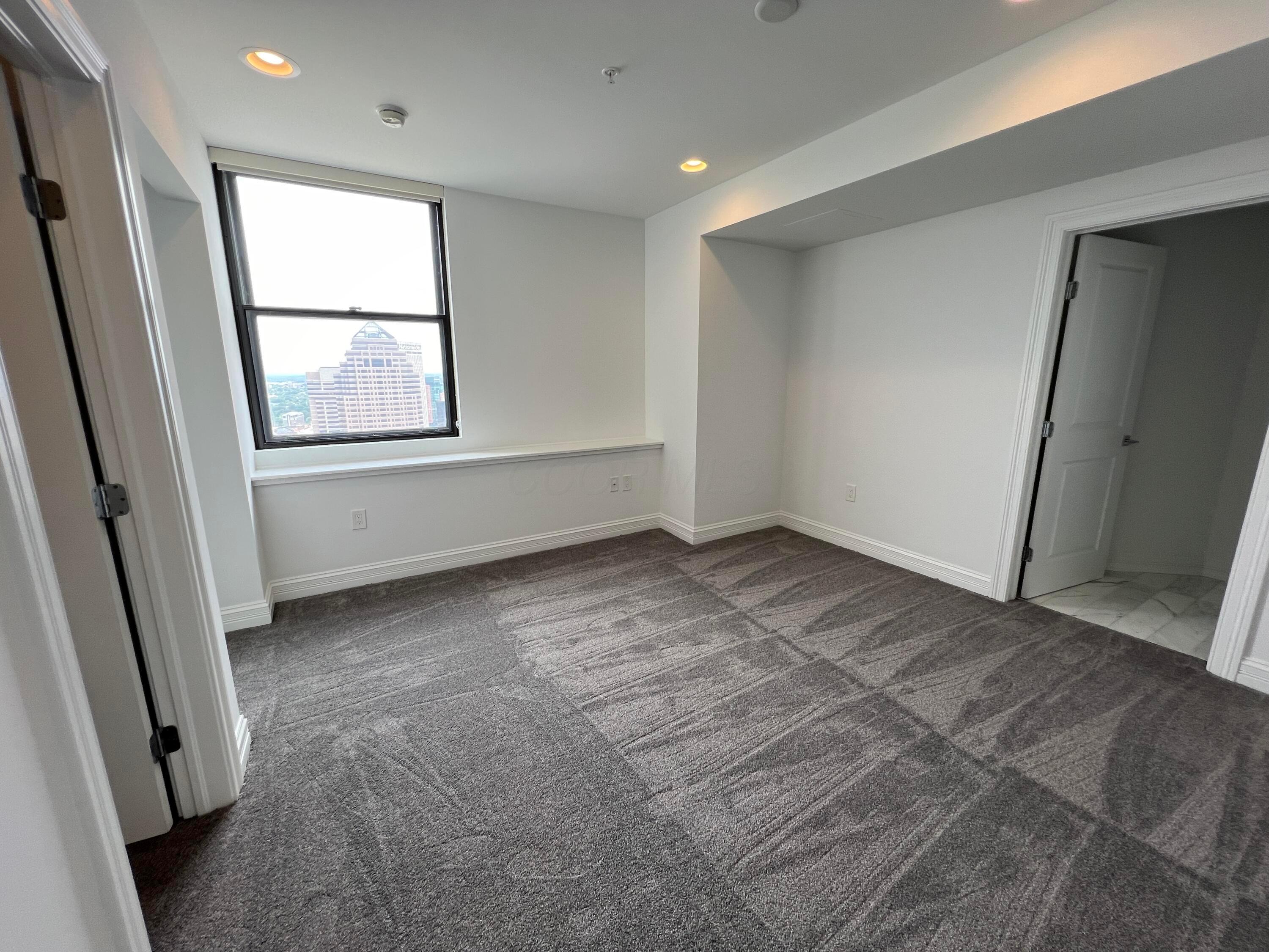 50 W Broad Street, 3502 Property Photo 13
