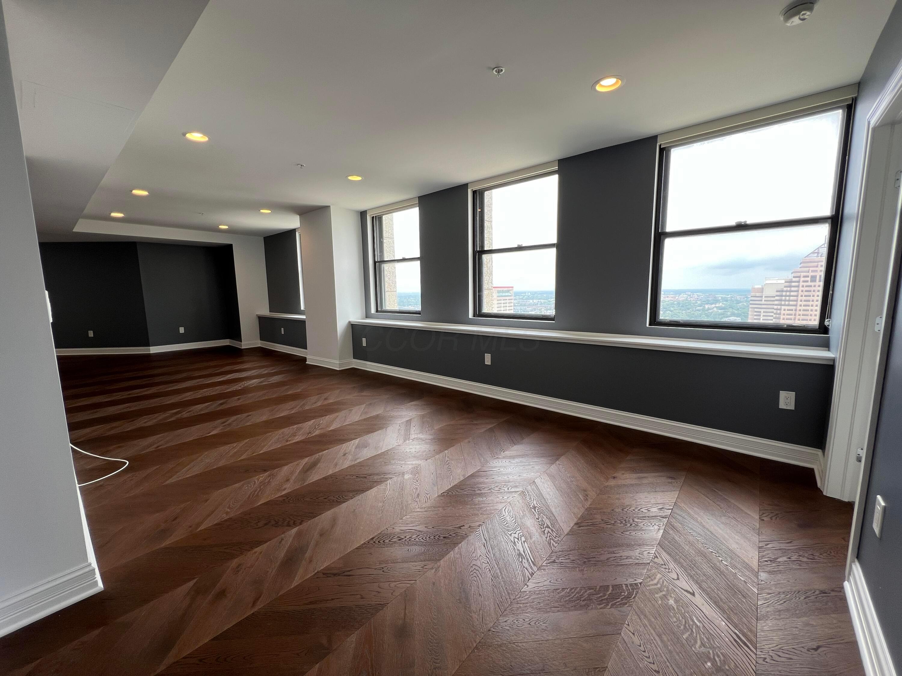 50 W Broad Street, 3502 Property Photo 16