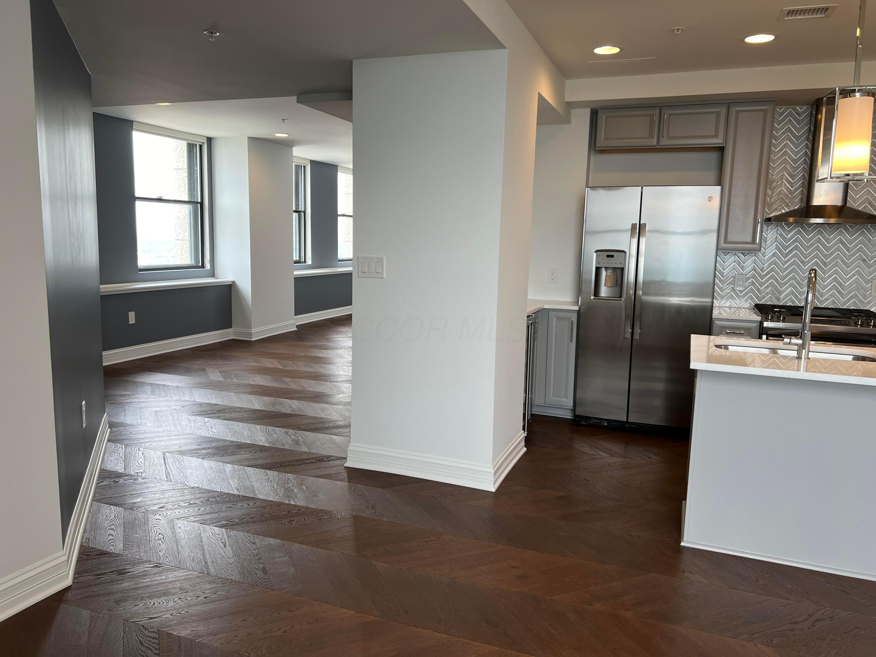 50 W Broad Street, 3502 Property Photo 26