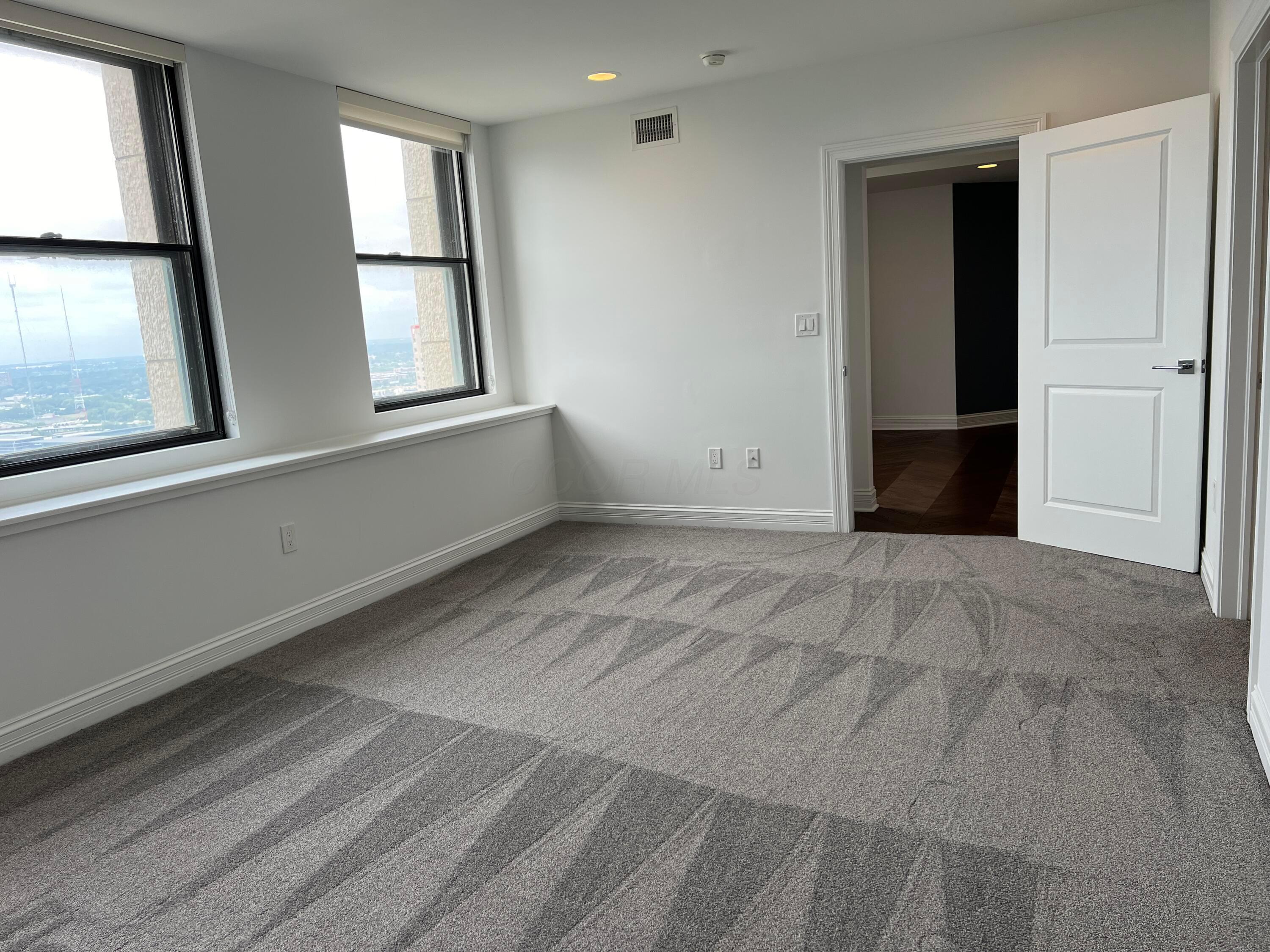 50 W Broad Street, 3502 Property Photo 38