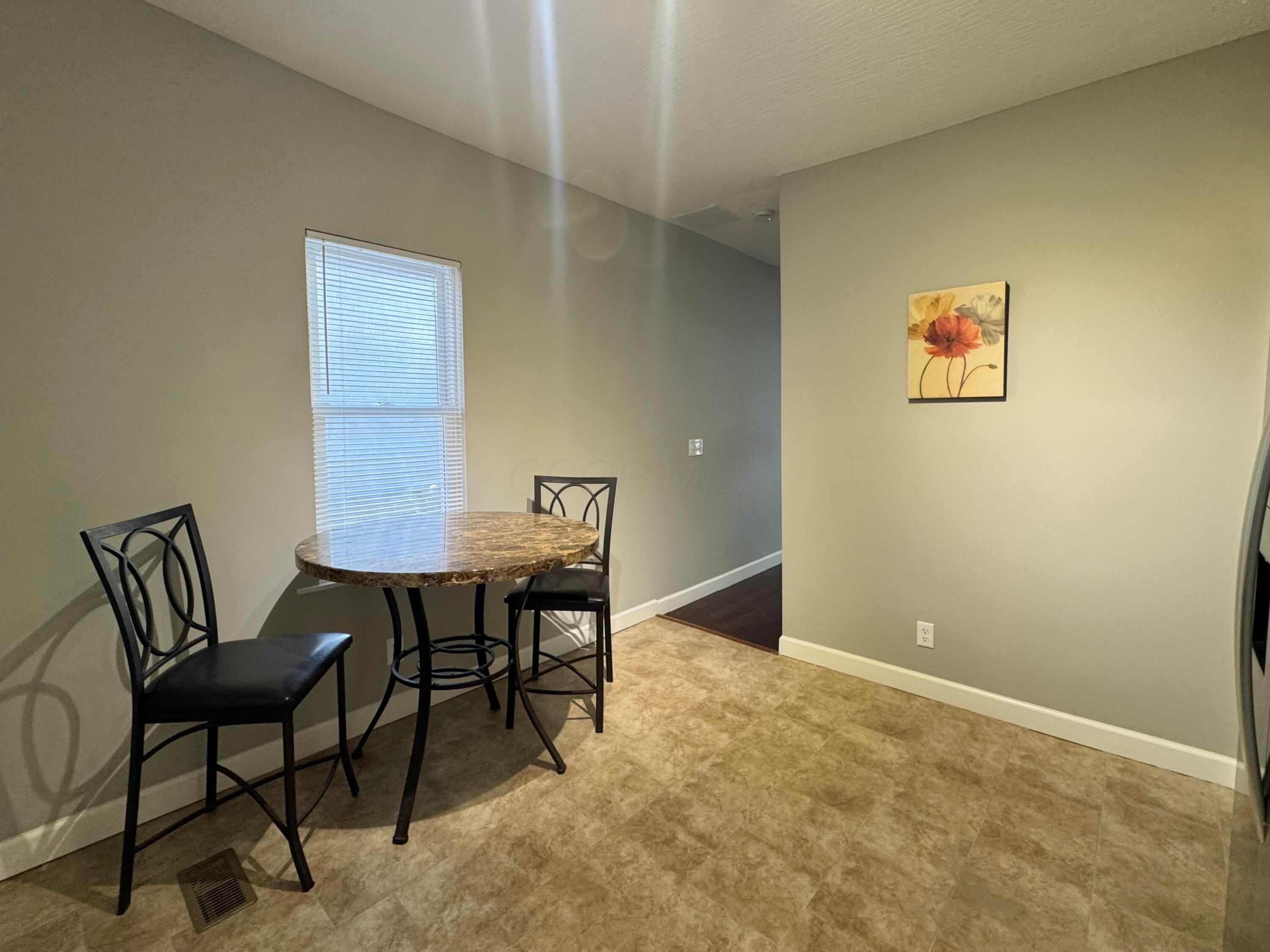 270-272 S Yale Avenue Property Photo 8