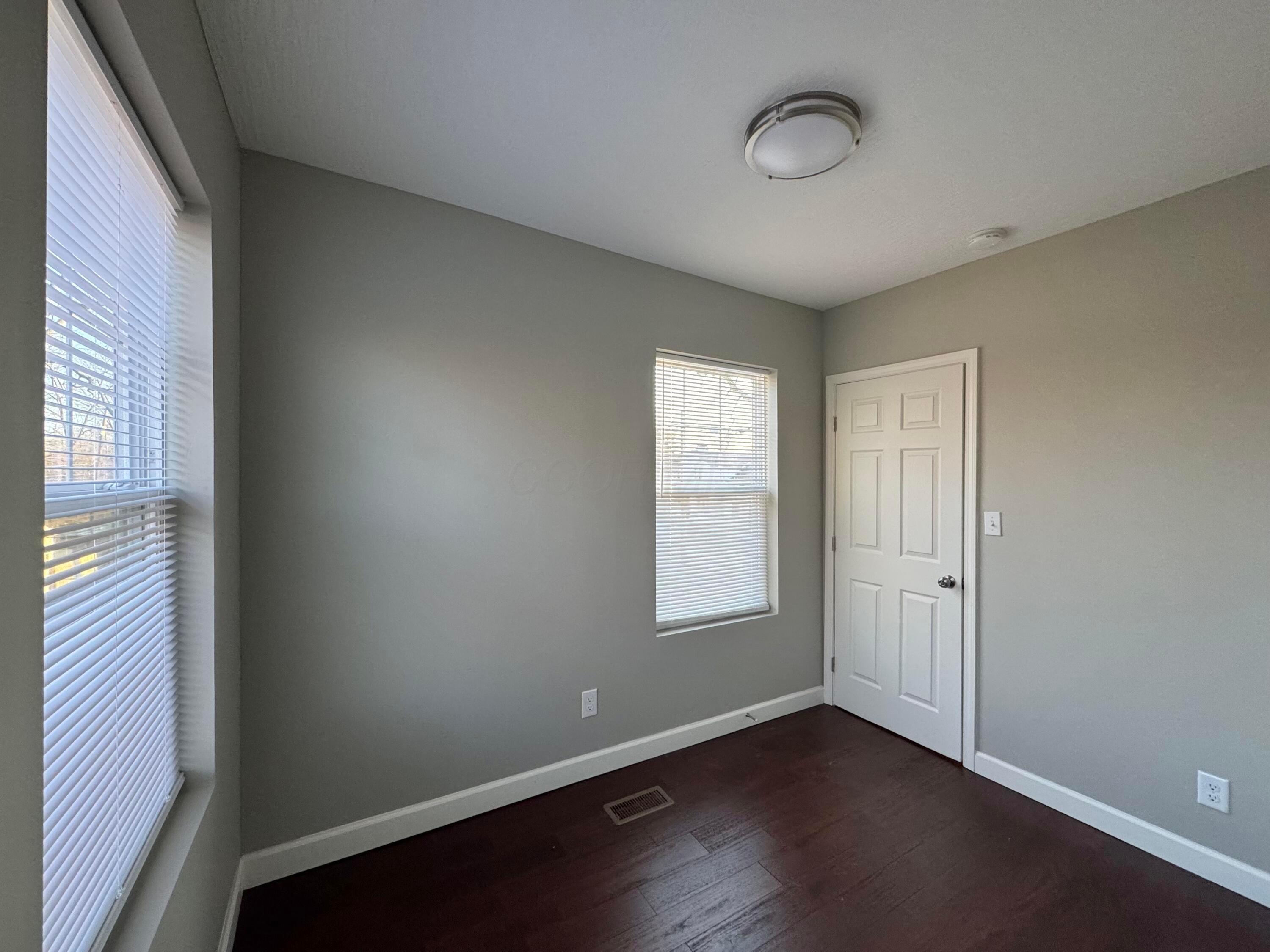 270-272 S Yale Avenue Property Photo 14