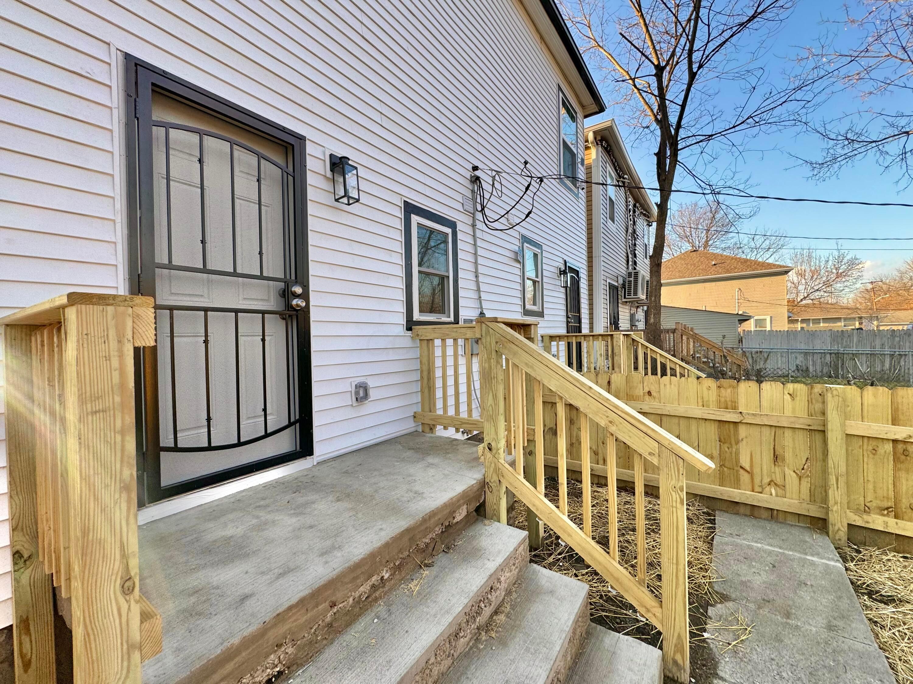 270-272 S Yale Avenue Property Photo 36