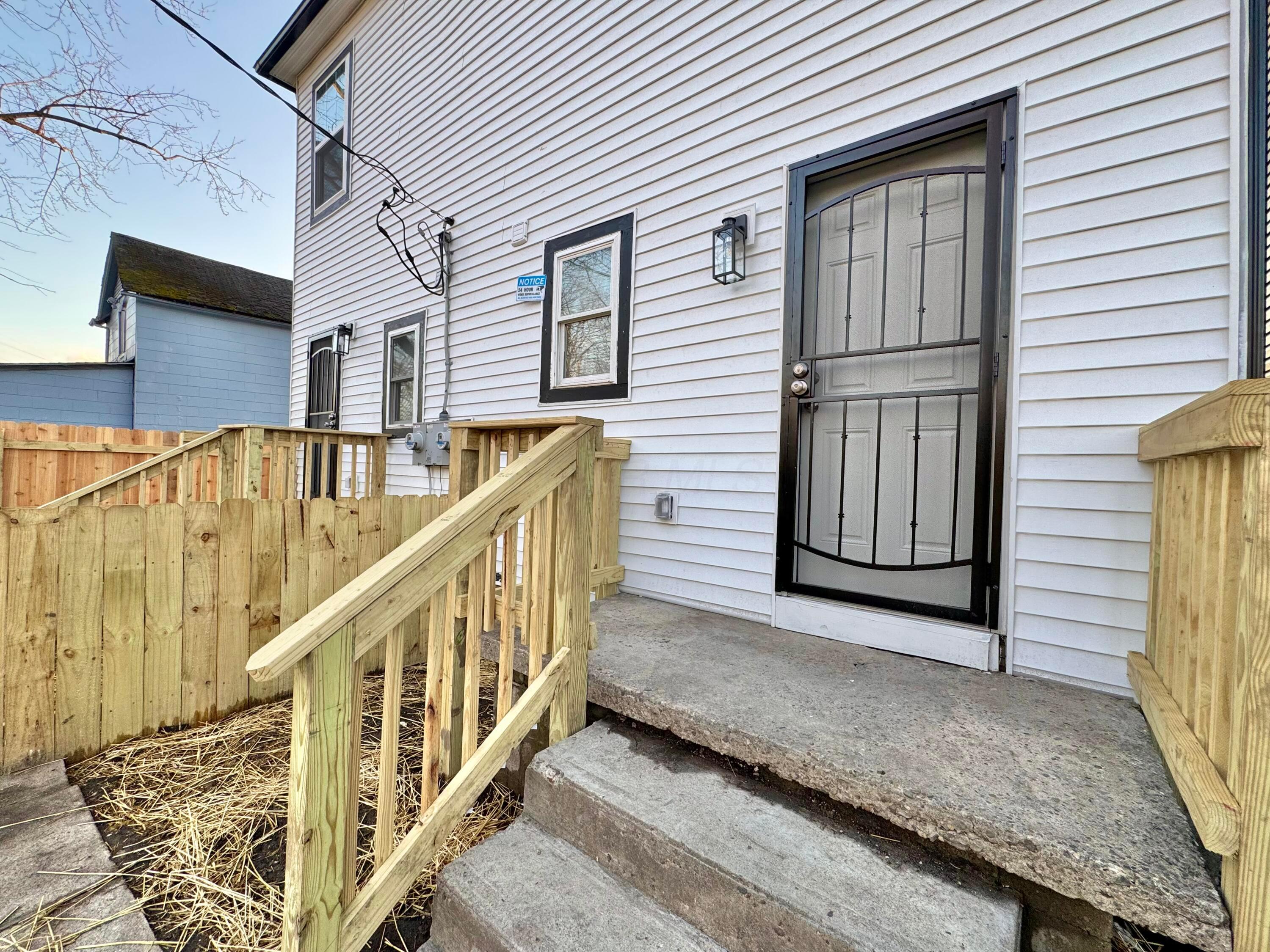 270-272 S Yale Avenue Property Photo 38