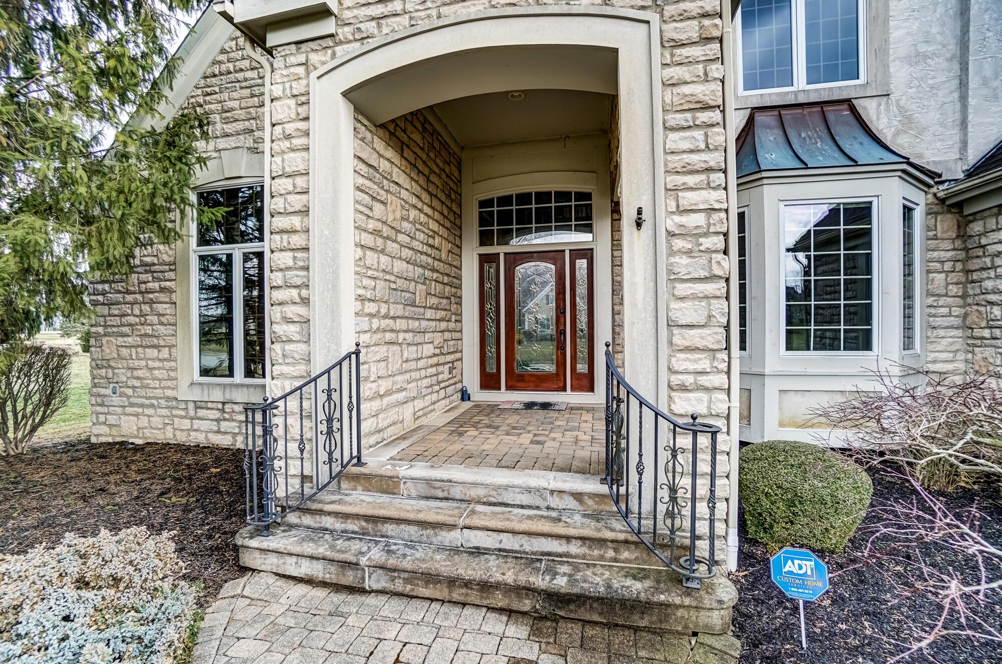 5863 Medallion Drive W Property Photo 8