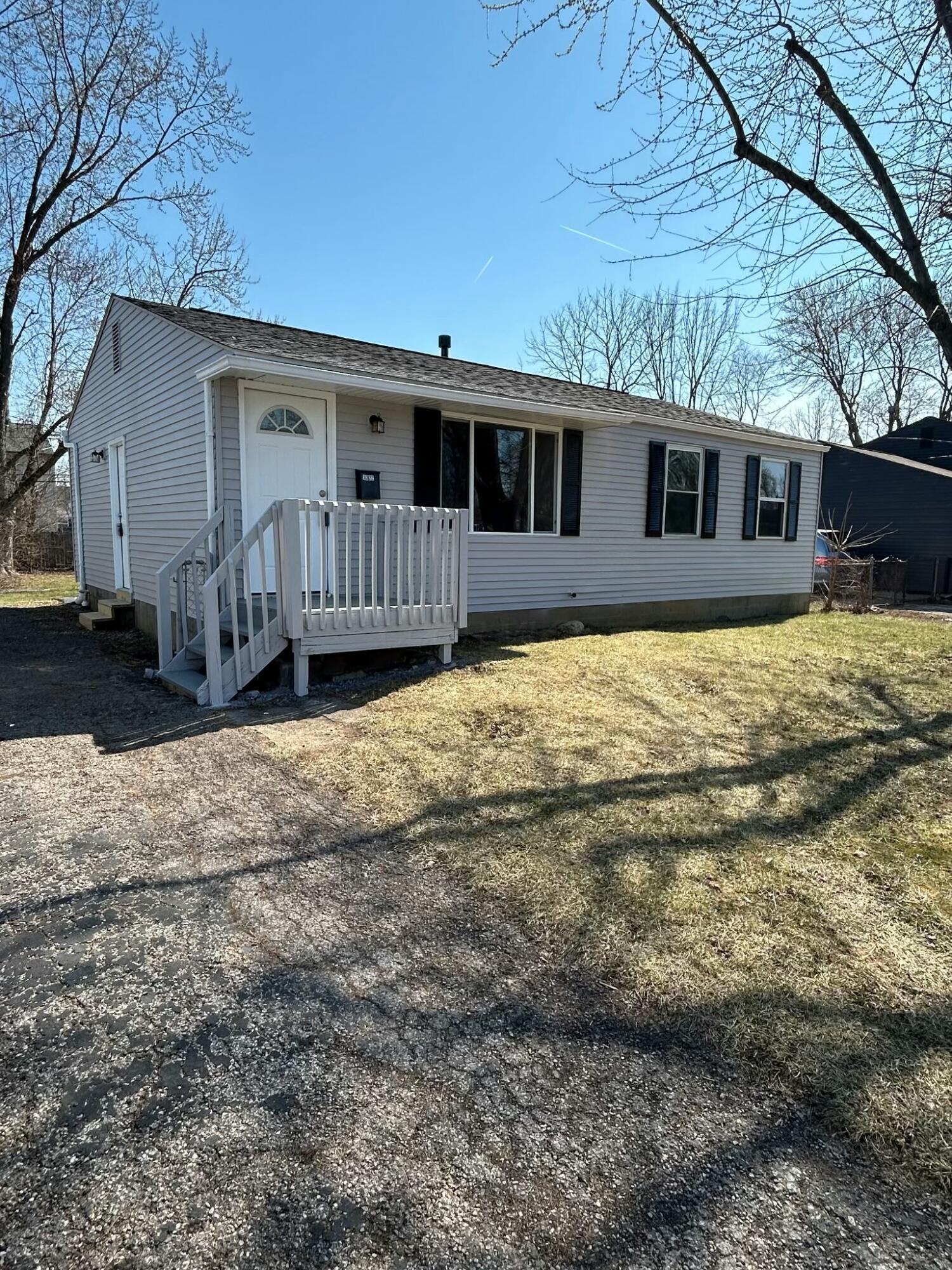 3322 Fontaine Road Property Photo 1