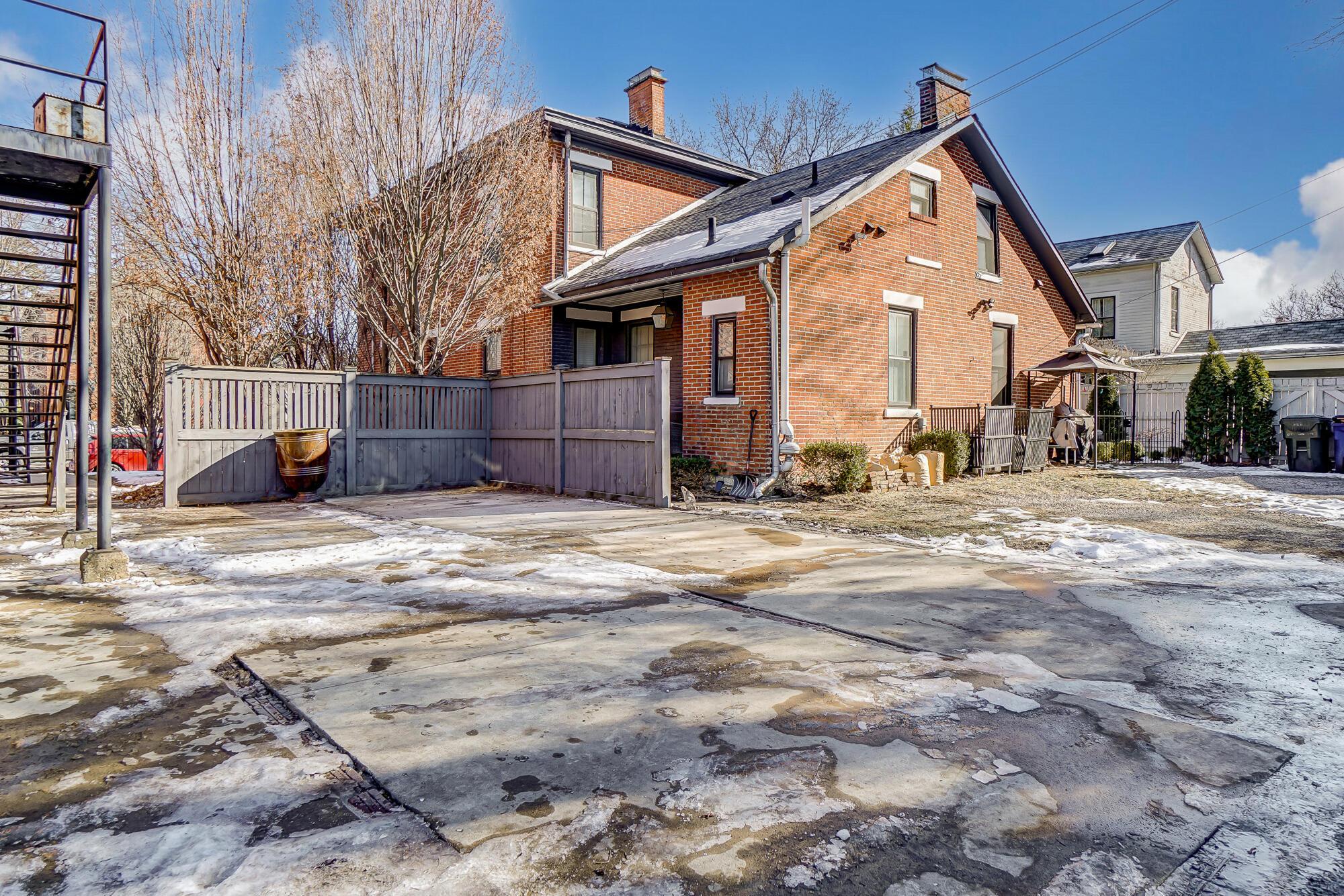 601 City Park Avenue, 1 Property Photo 13