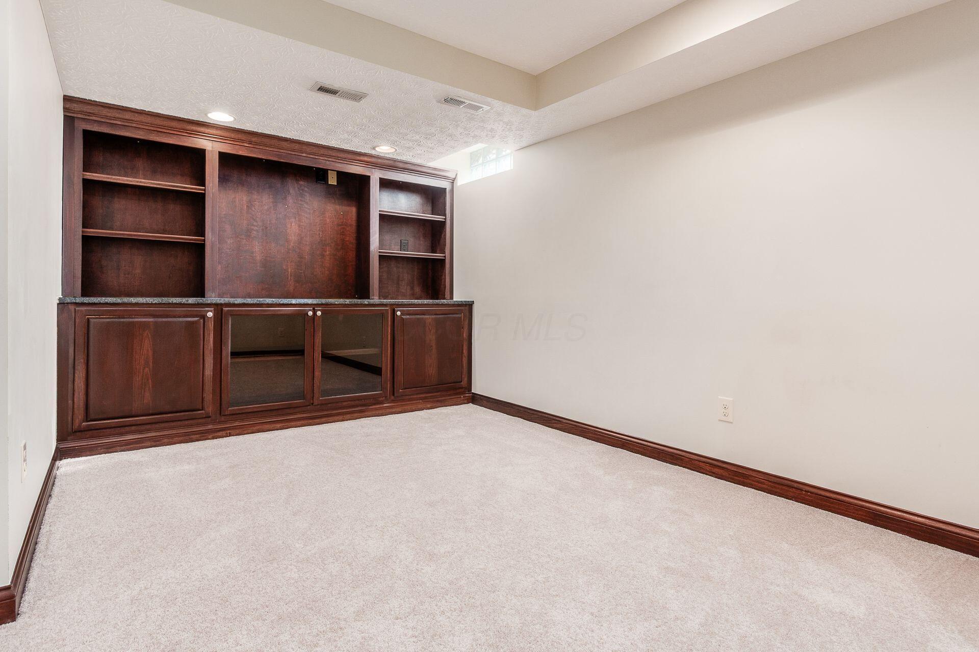 2865 Aigin Court Property Photo 45