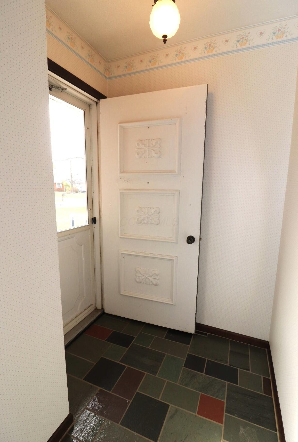 6582 Rolling Hills Place Property Photo 3