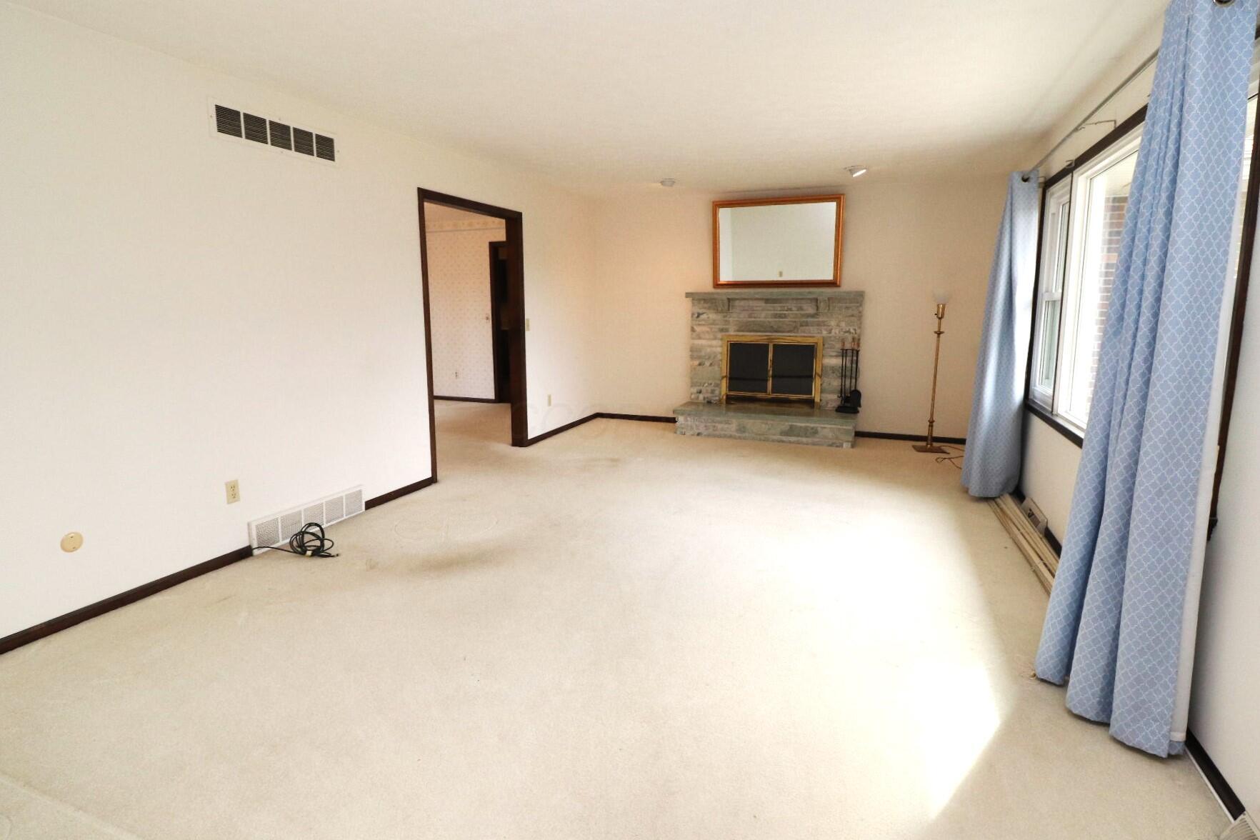 6582 Rolling Hills Place Property Photo 5