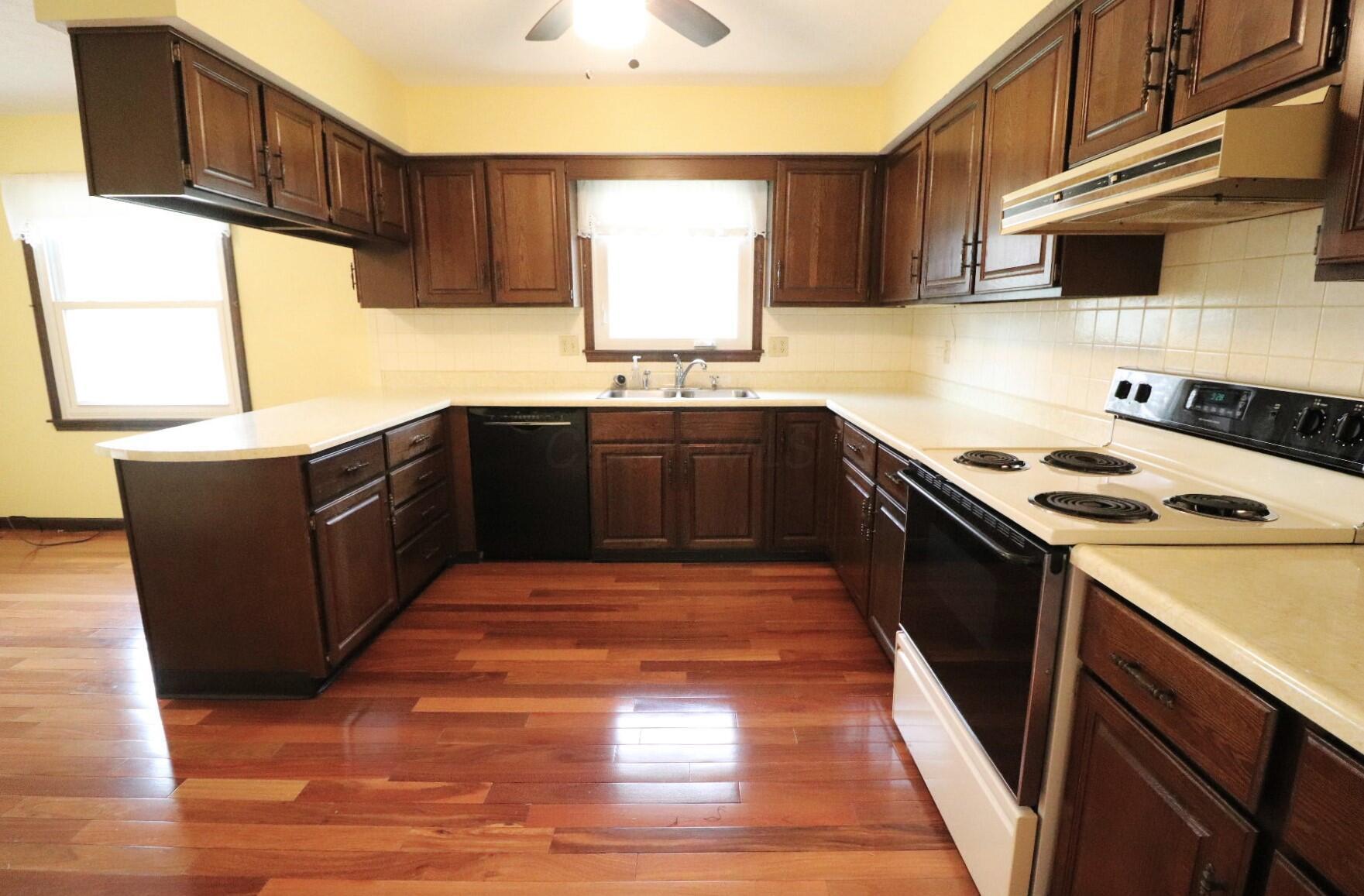 6582 Rolling Hills Place Property Photo 14
