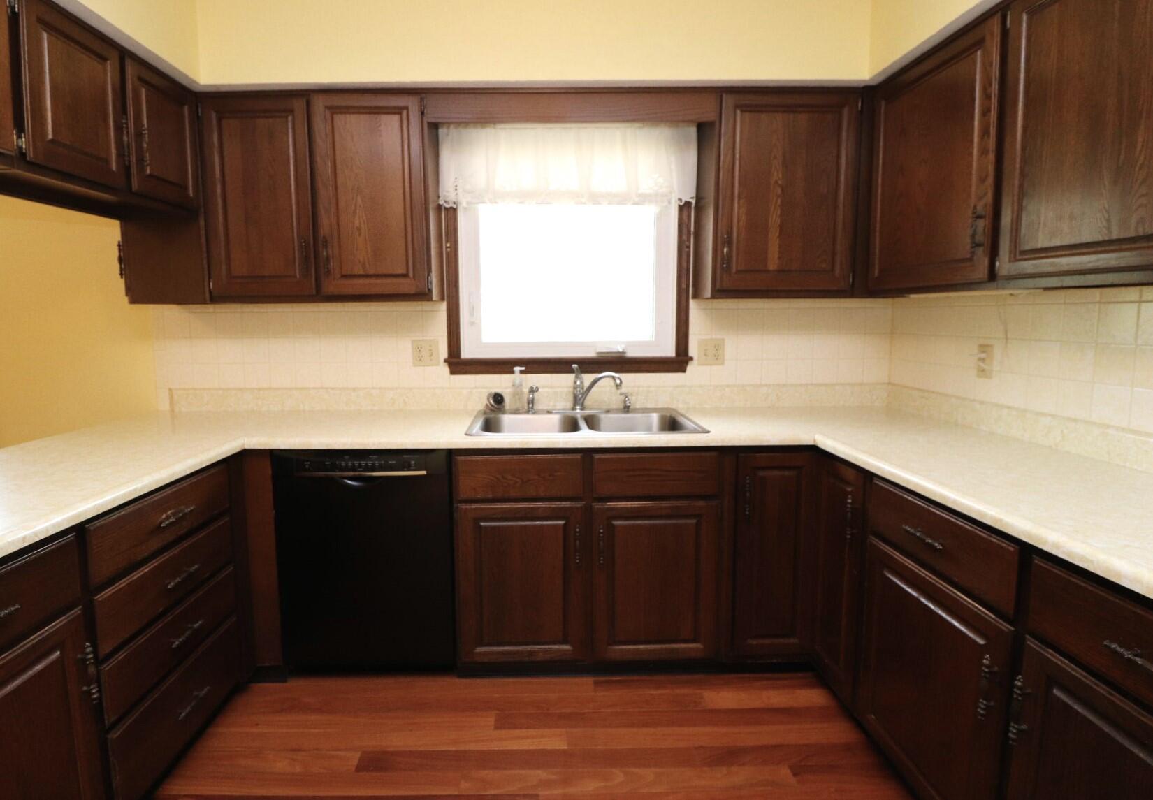 6582 Rolling Hills Place Property Photo 16