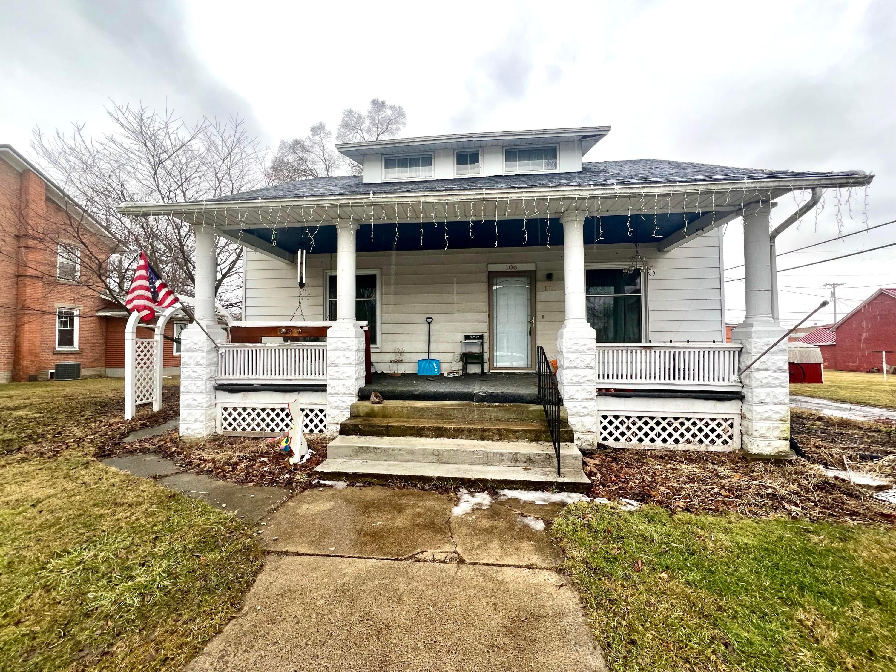 106 Buckeye Street E Property Photo