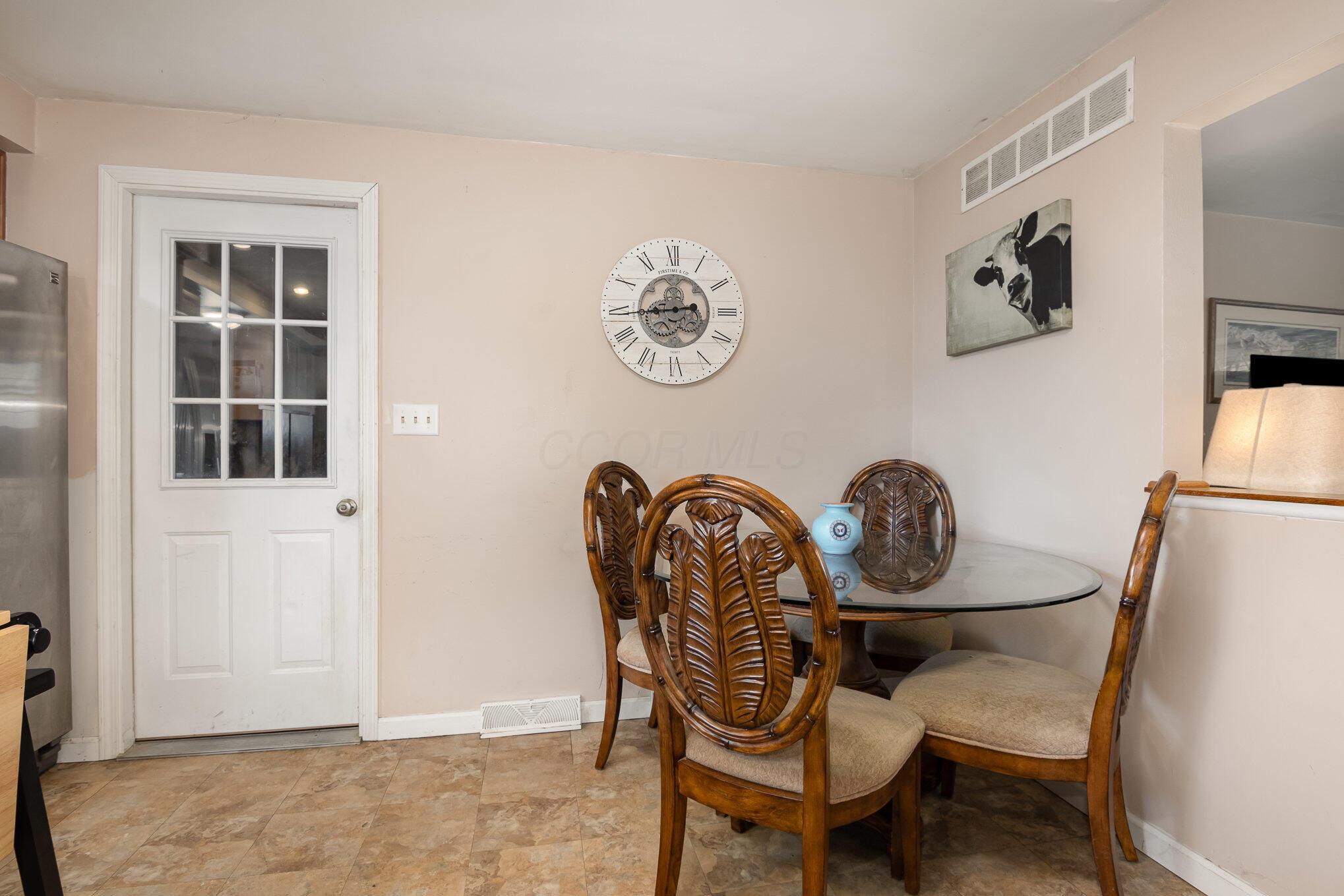 5249 Stoneridge Drive Property Photo 11