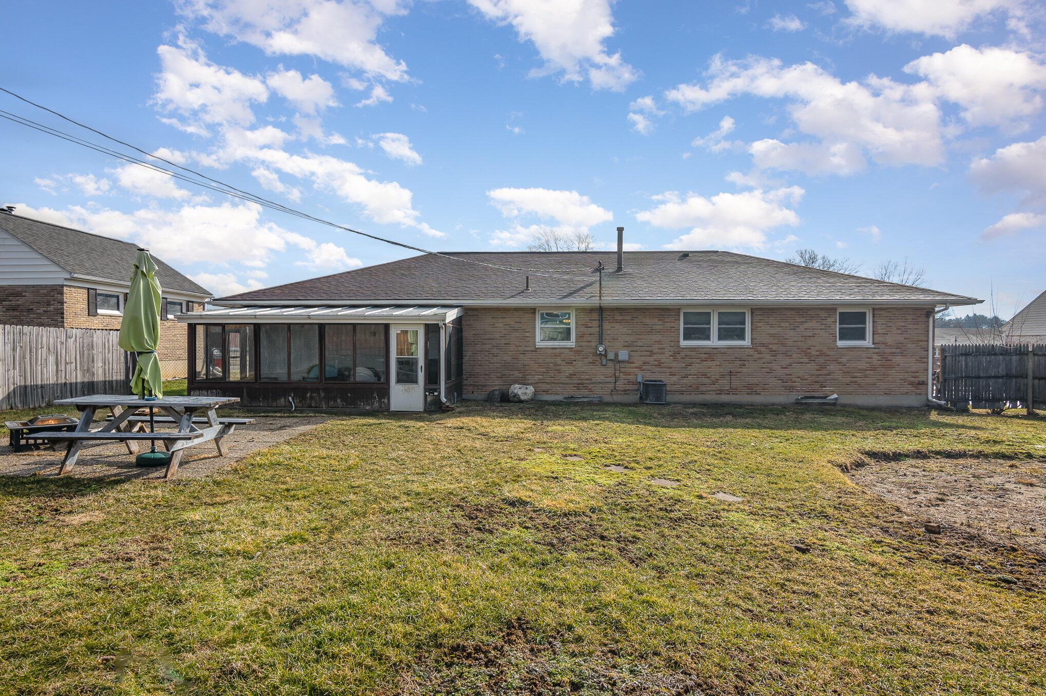 5249 Stoneridge Drive Property Photo 25