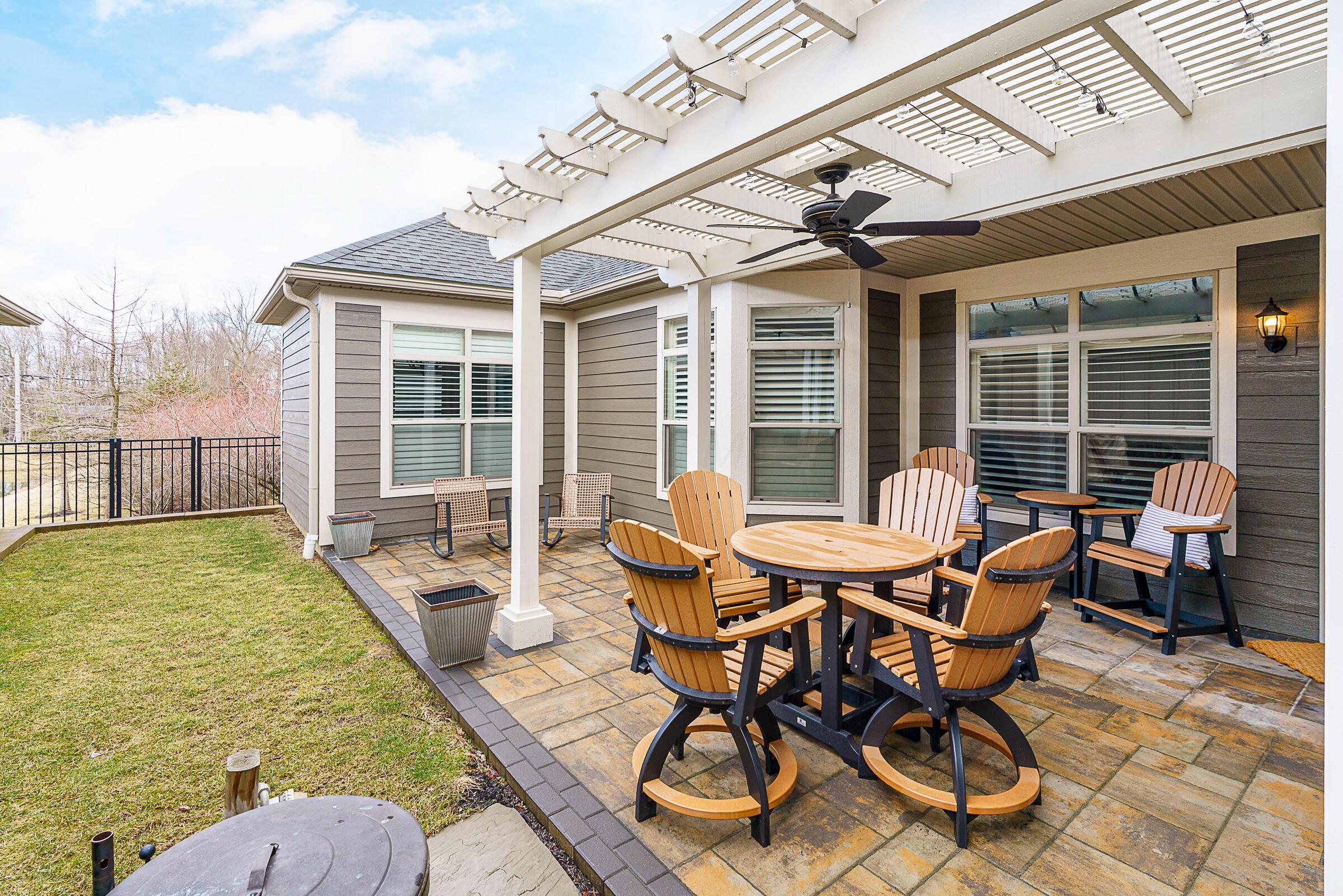 7348 Sunrise Way Property Photo 3