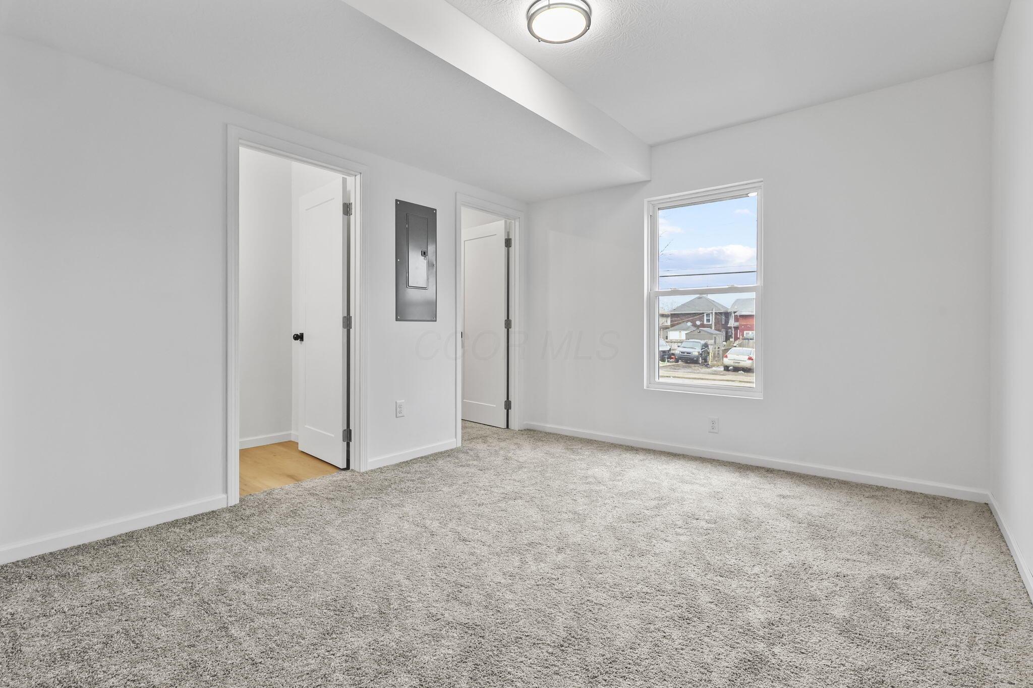 350 S Ogden Avenue Property Photo 19