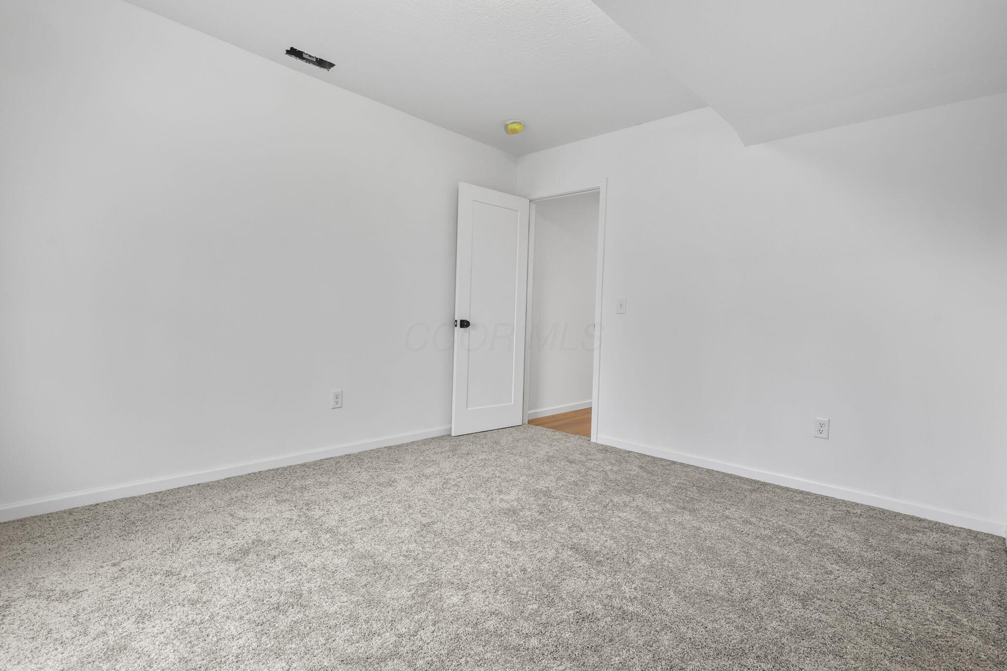 350 S Ogden Avenue Property Photo 21