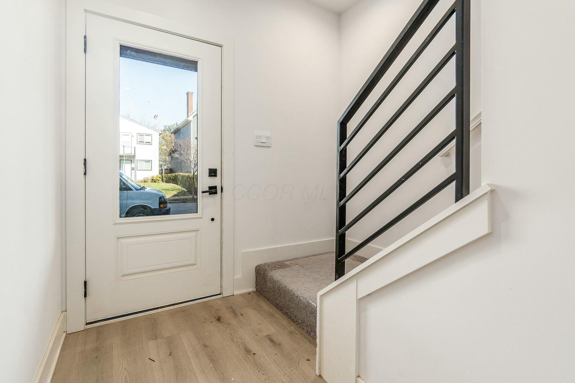 1091 Franklin Avenue Property Photo 3