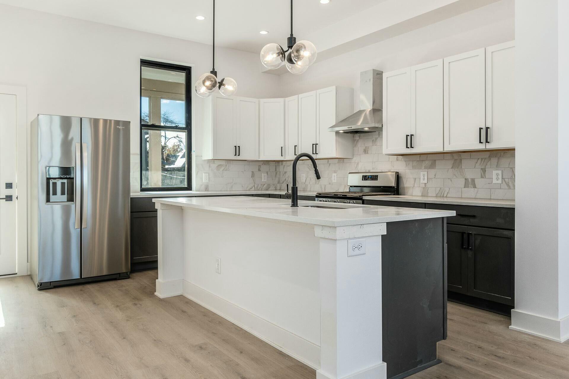 1091 Franklin Avenue Property Photo 8