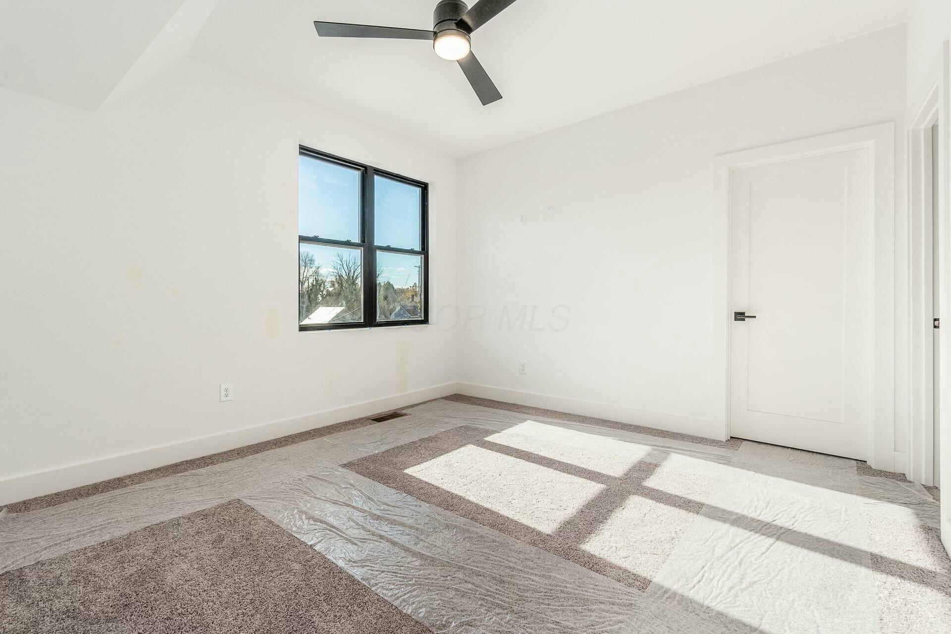 1091 Franklin Avenue Property Photo 21