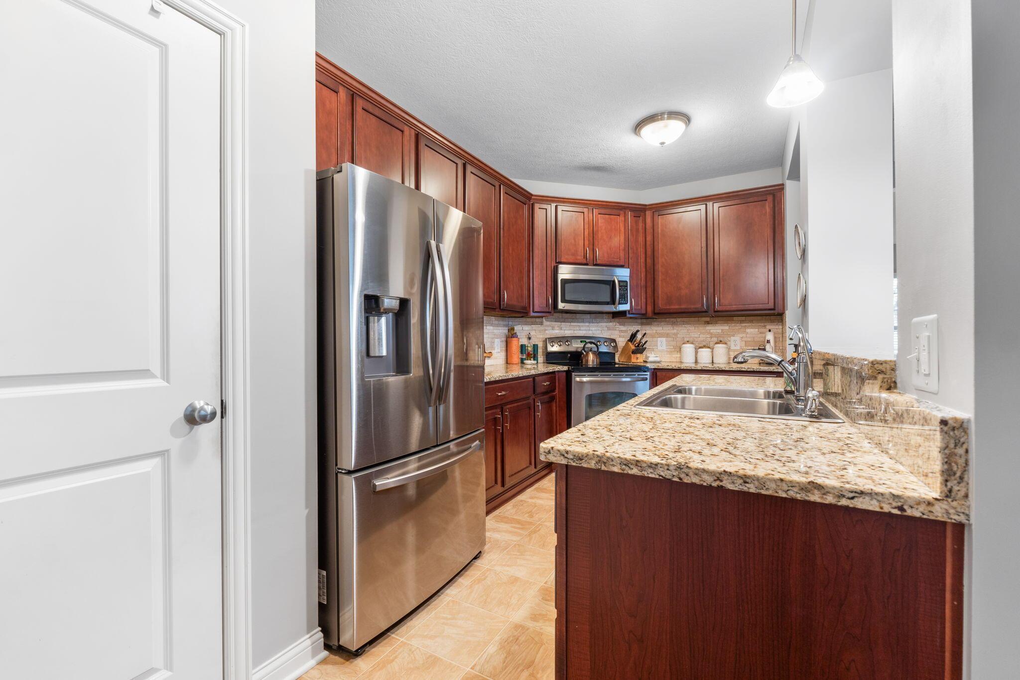 8007 Ashenden Drive Property Photo 8