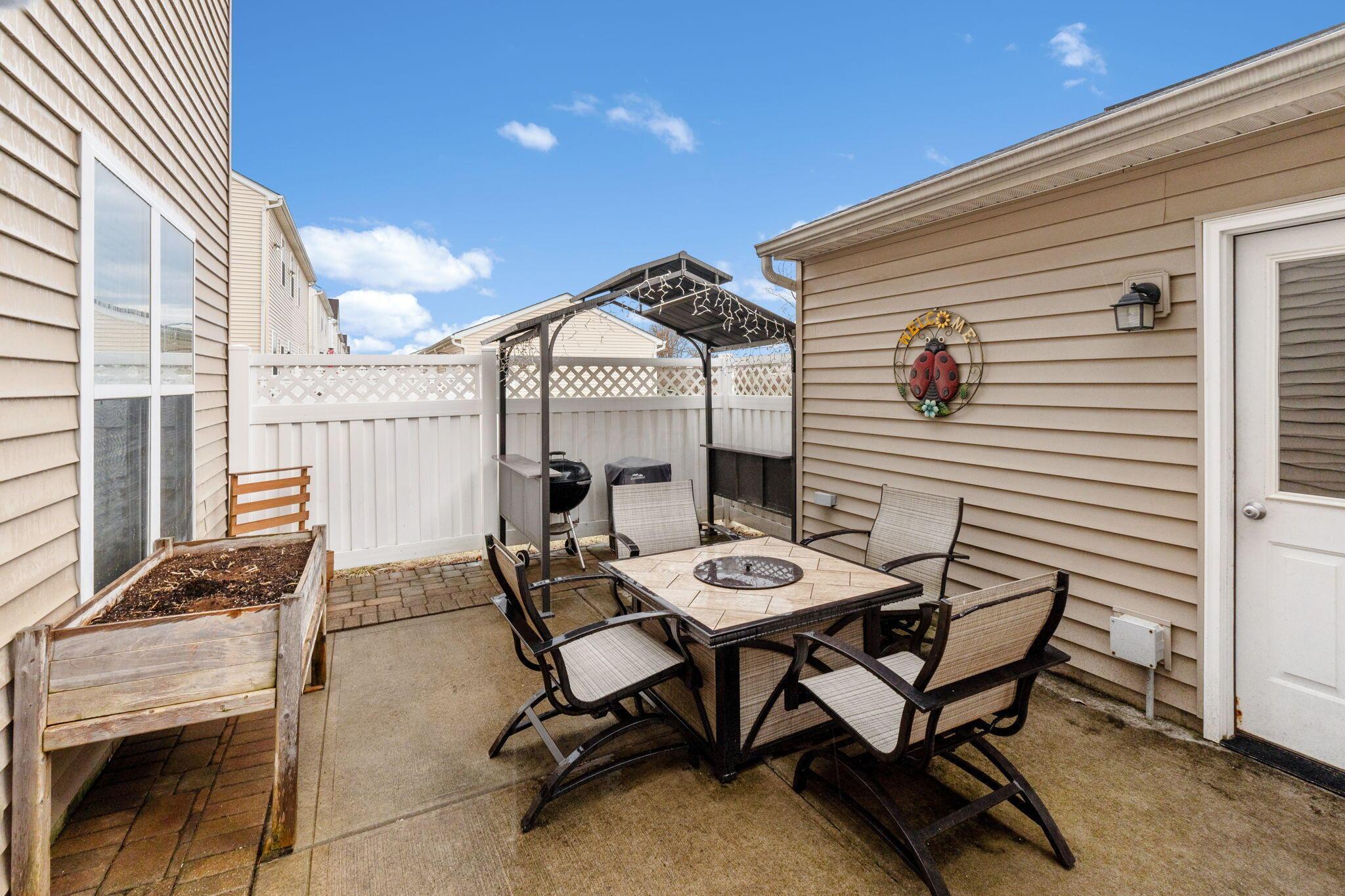 8007 Ashenden Drive Property Photo 26