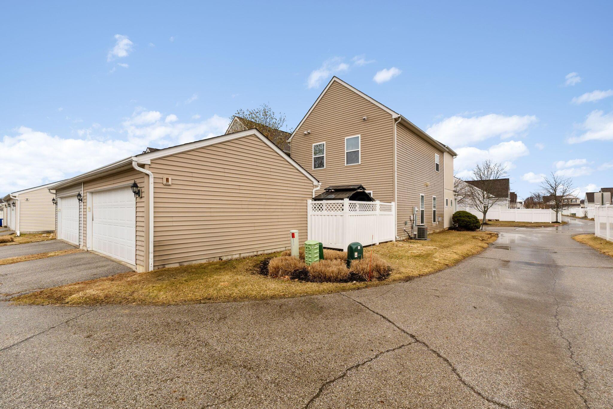 8007 Ashenden Drive Property Photo 29