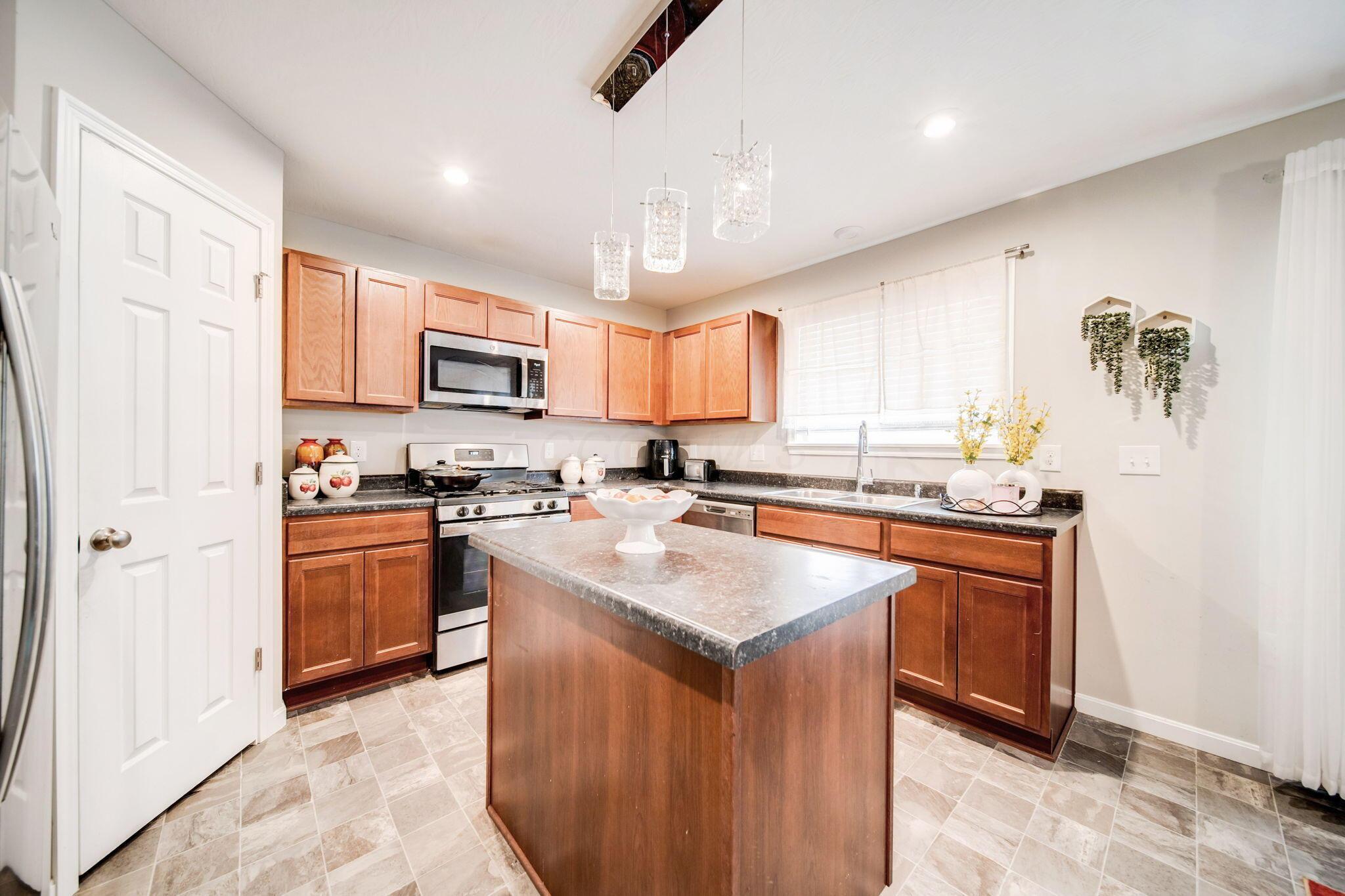 7350 Bromfield Drive Property Photo 13