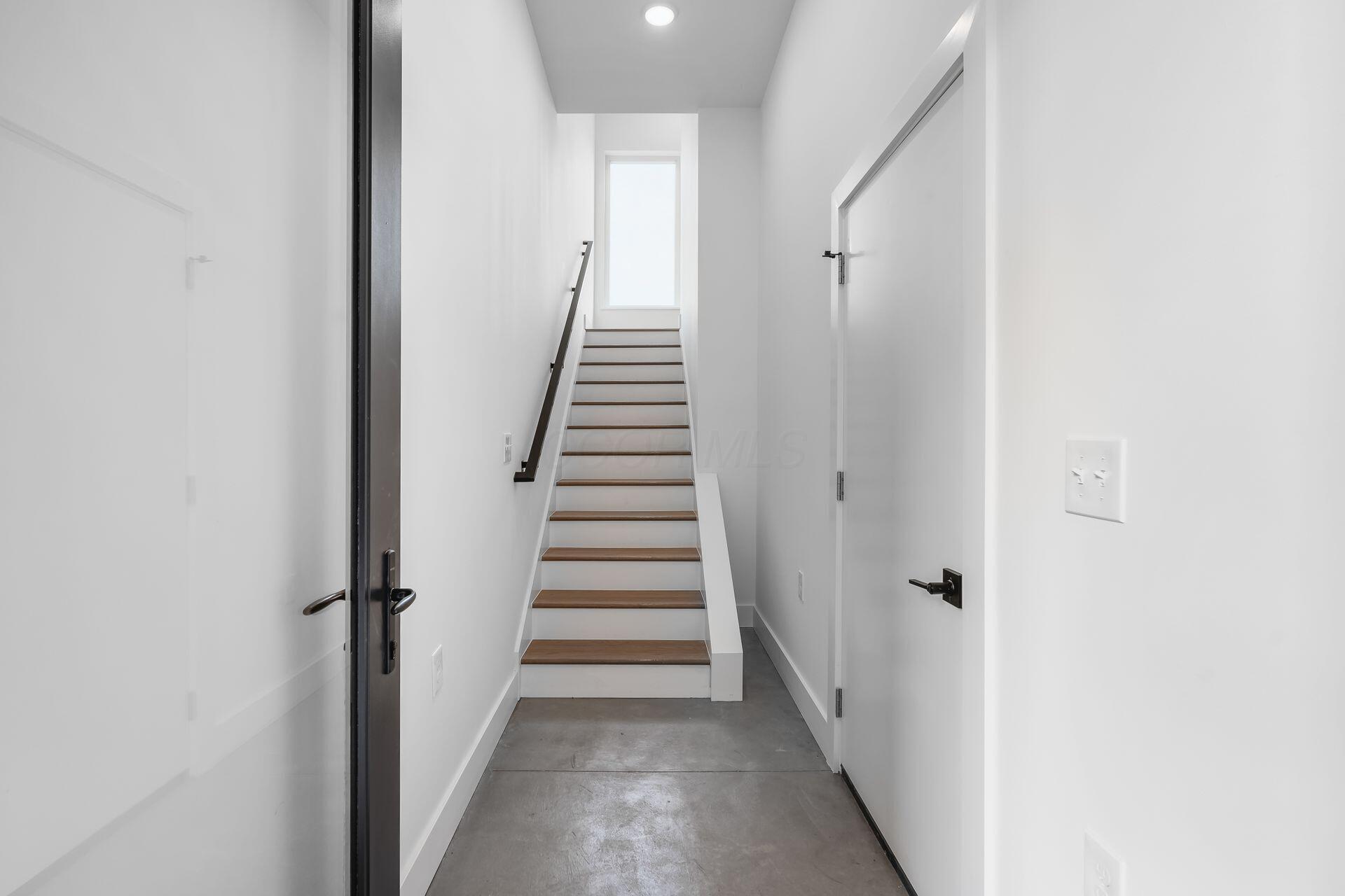 108 E Lafayette Street Property Photo 3