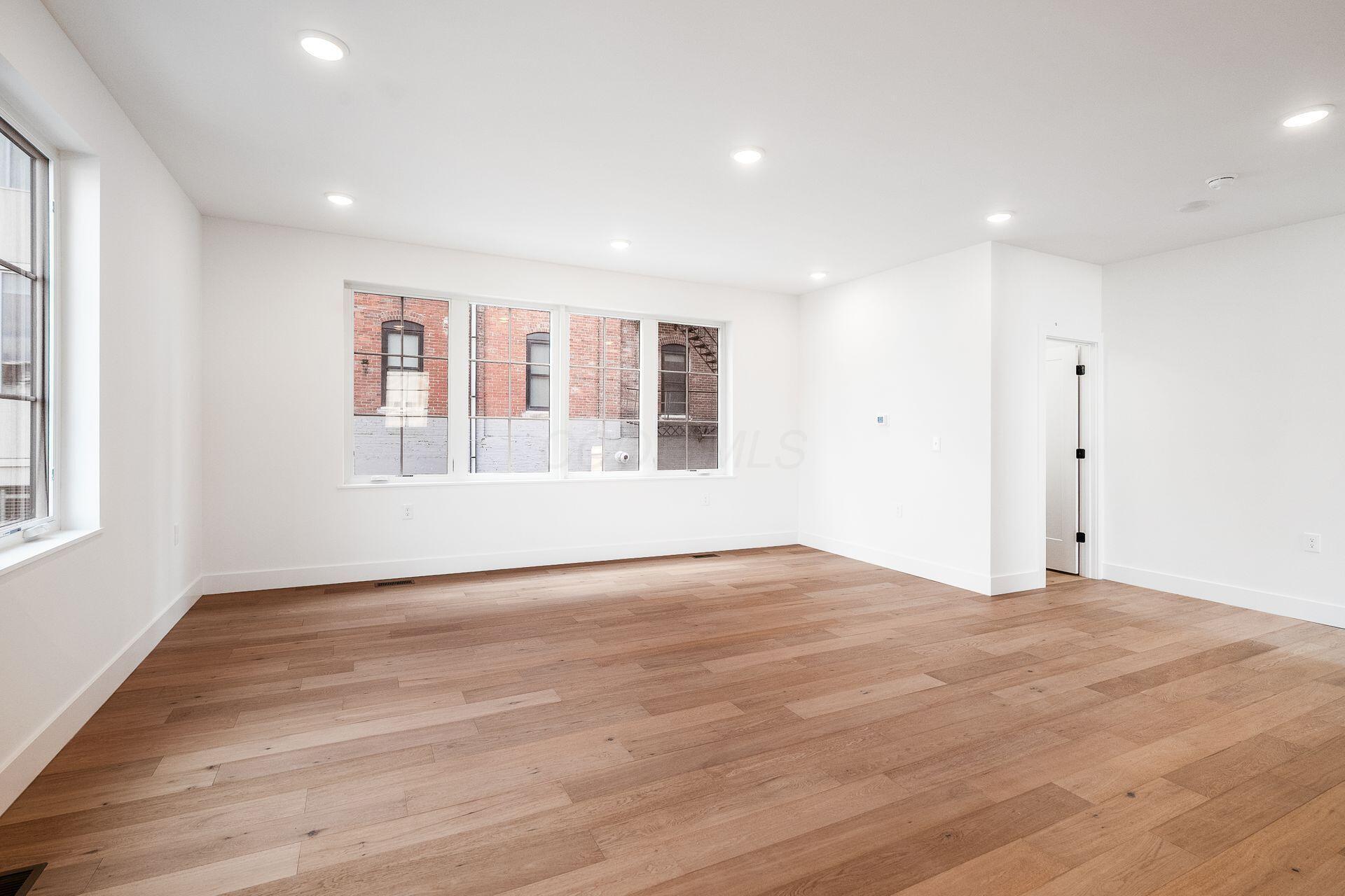 112 E Lafayette Street Property Photo 4